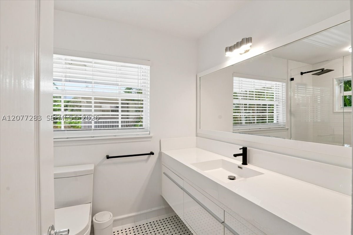 6473 Sunset Dr South Miami, FL 33143