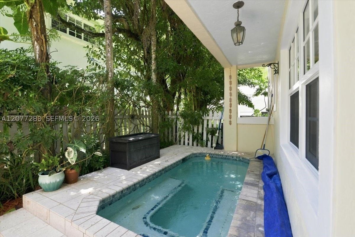 6473 Sunset Dr South Miami, FL 33143