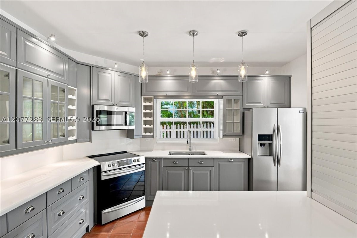 6473 Sunset Dr South Miami, FL 33143