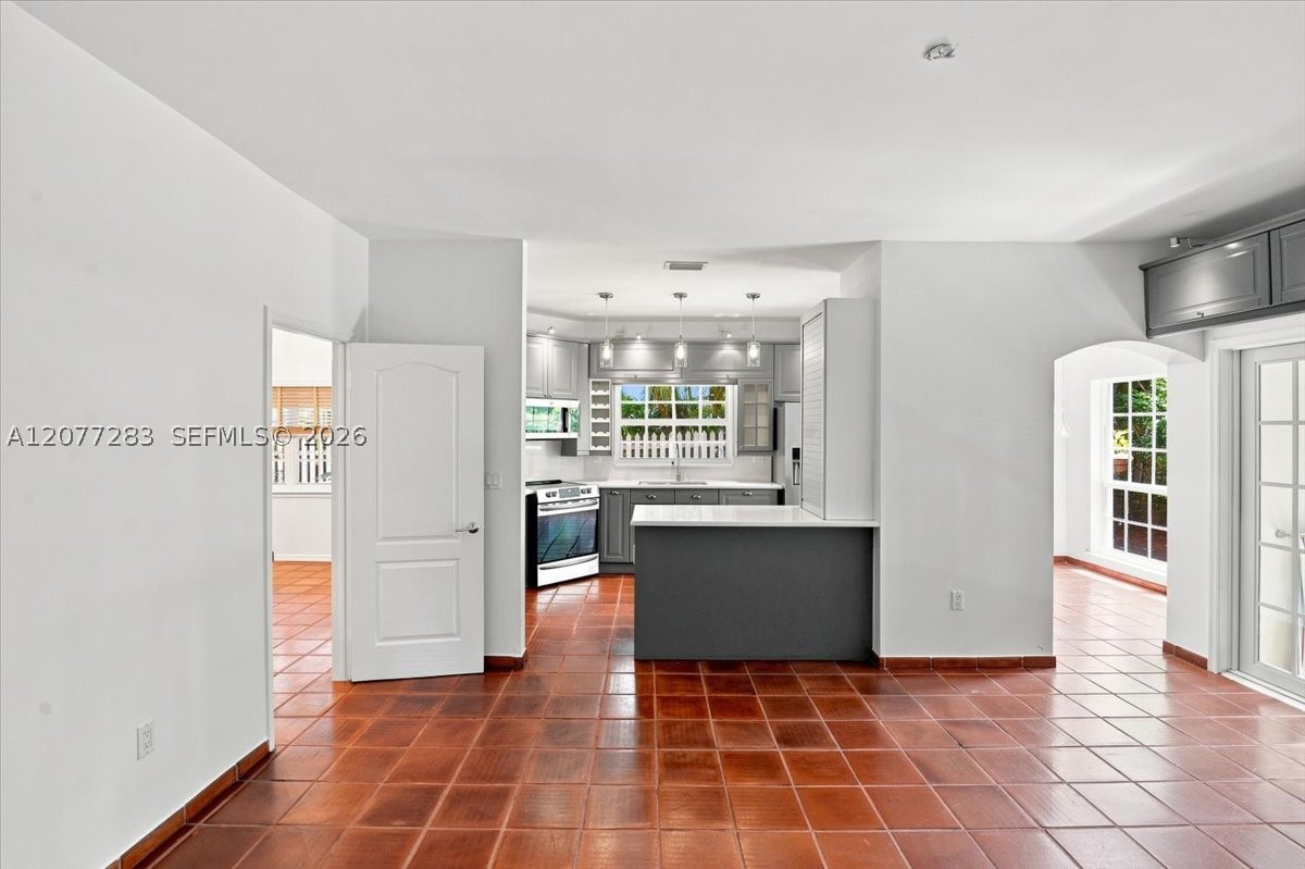 6473 Sunset Dr South Miami, FL 33143