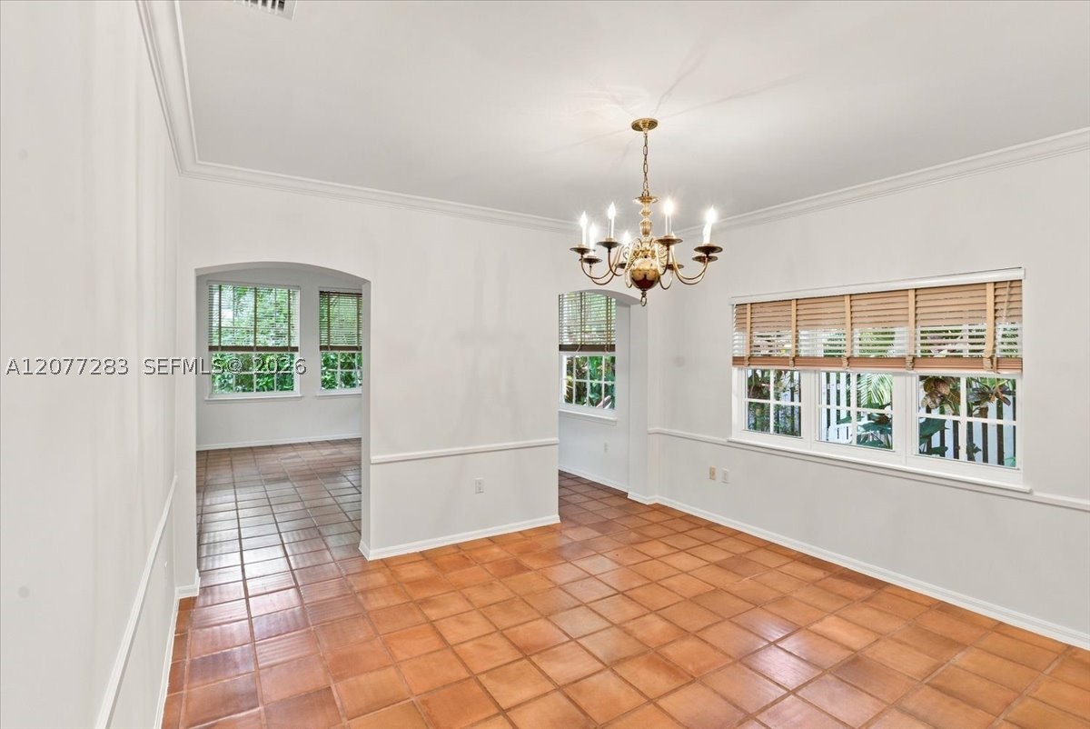 6473 Sunset Dr South Miami, FL 33143