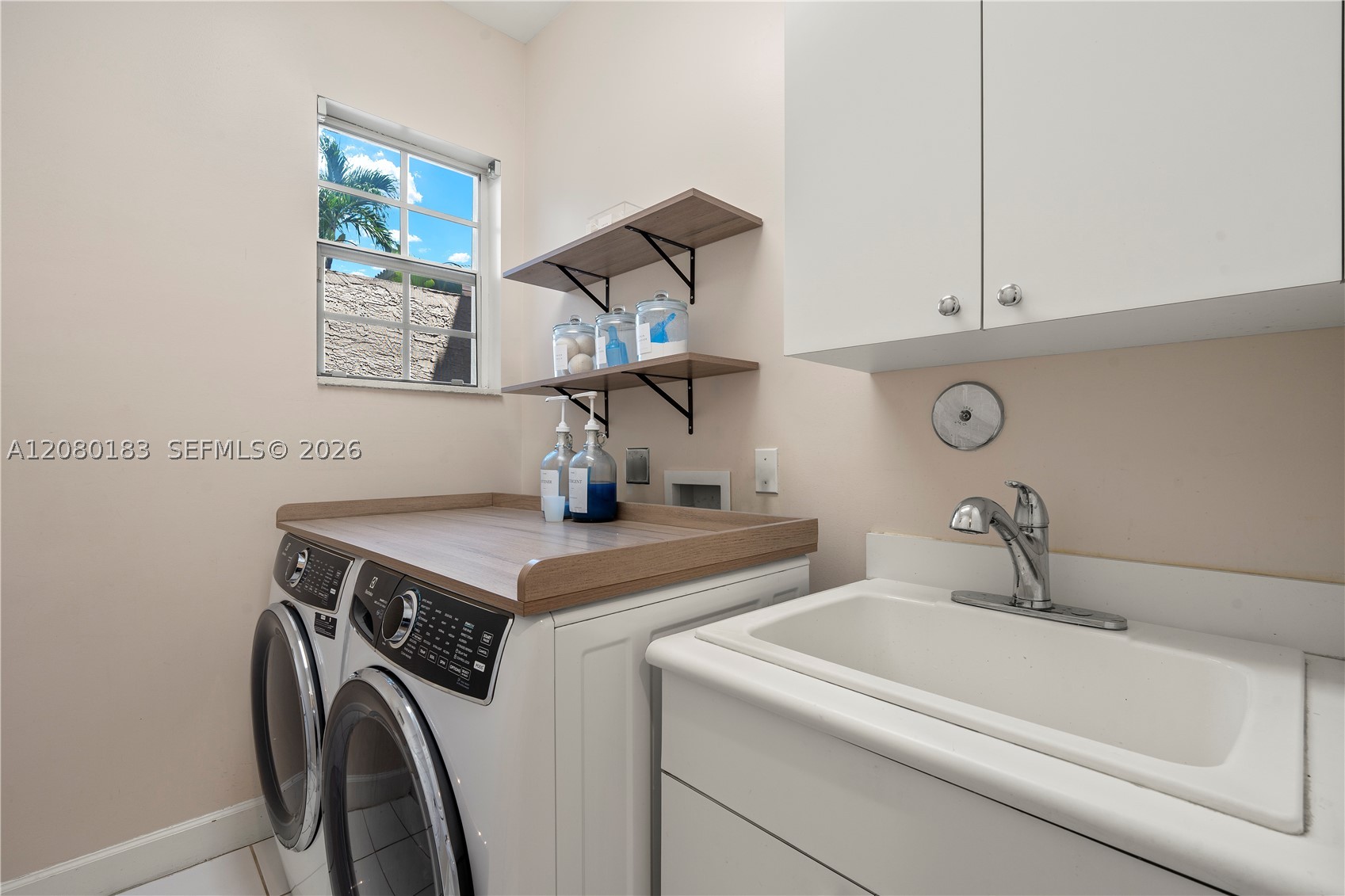 19473 38th Ct Sunny Isles Beach, FL 33160