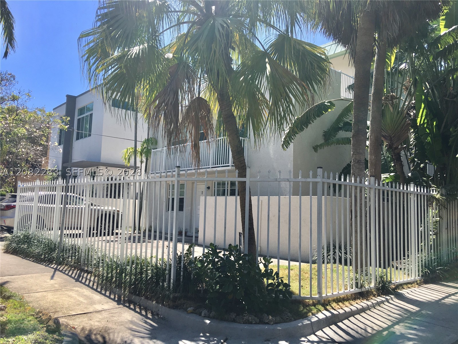 3203 Mary St #4