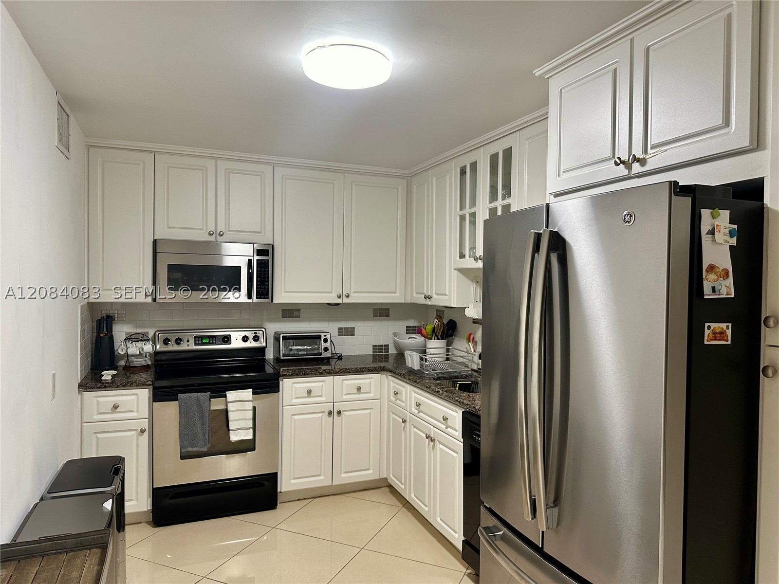 image Arlen House East11