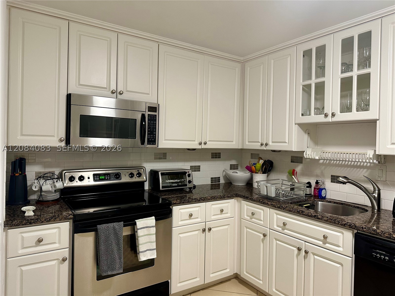image Arlen House East13