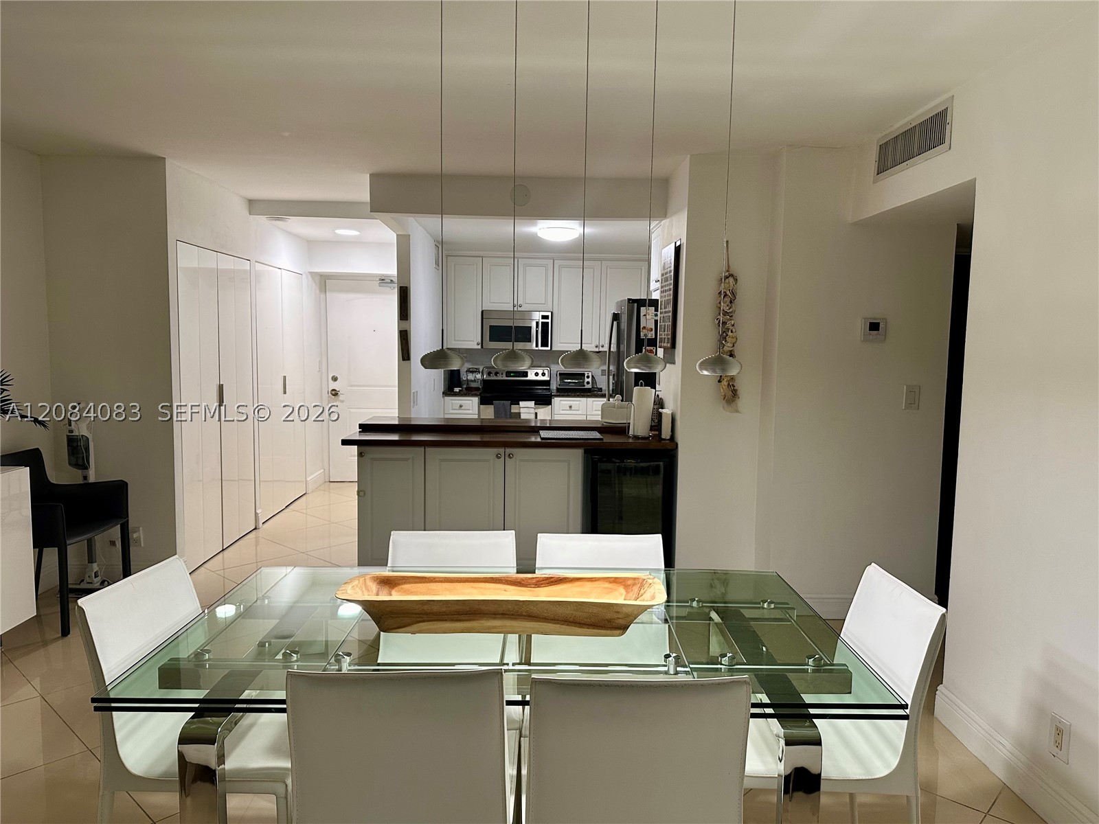 image Arlen House East15
