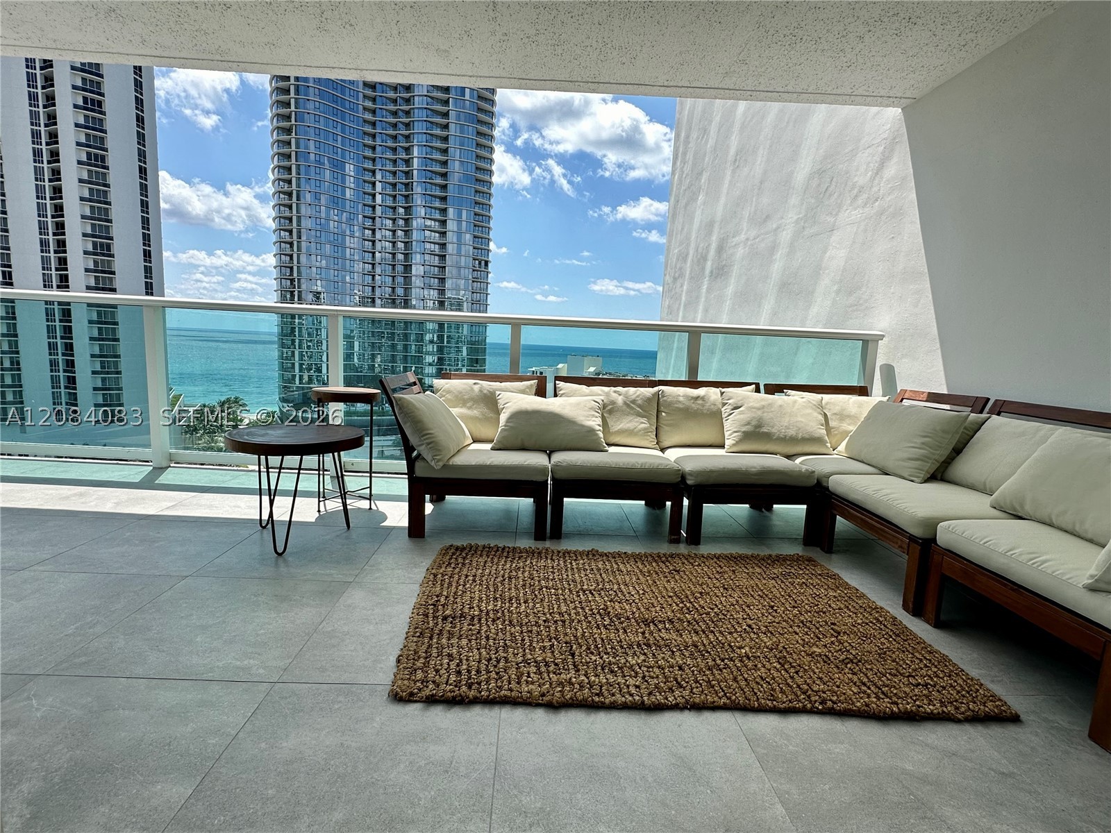 image Arlen House East16