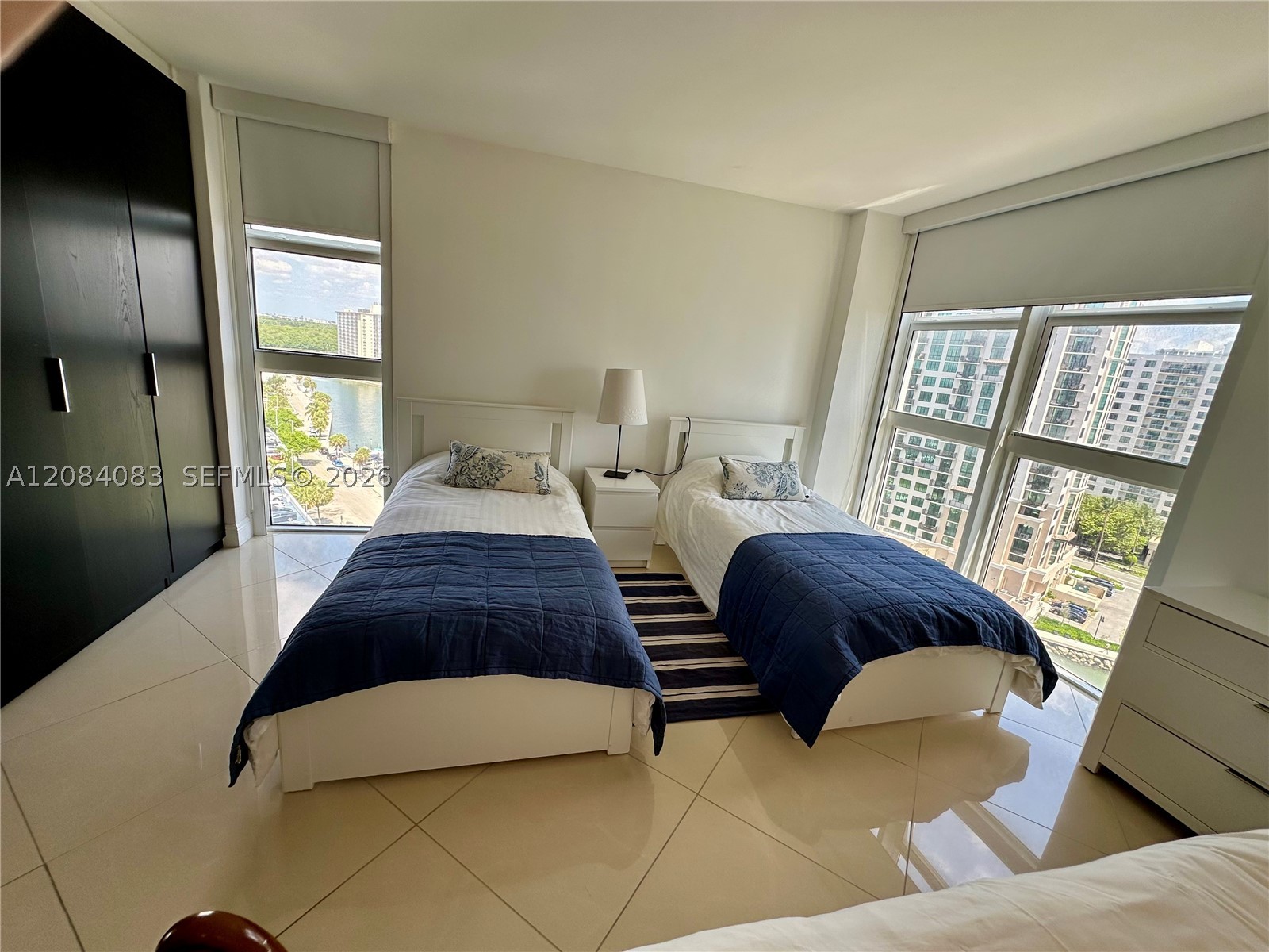 image Arlen House East30