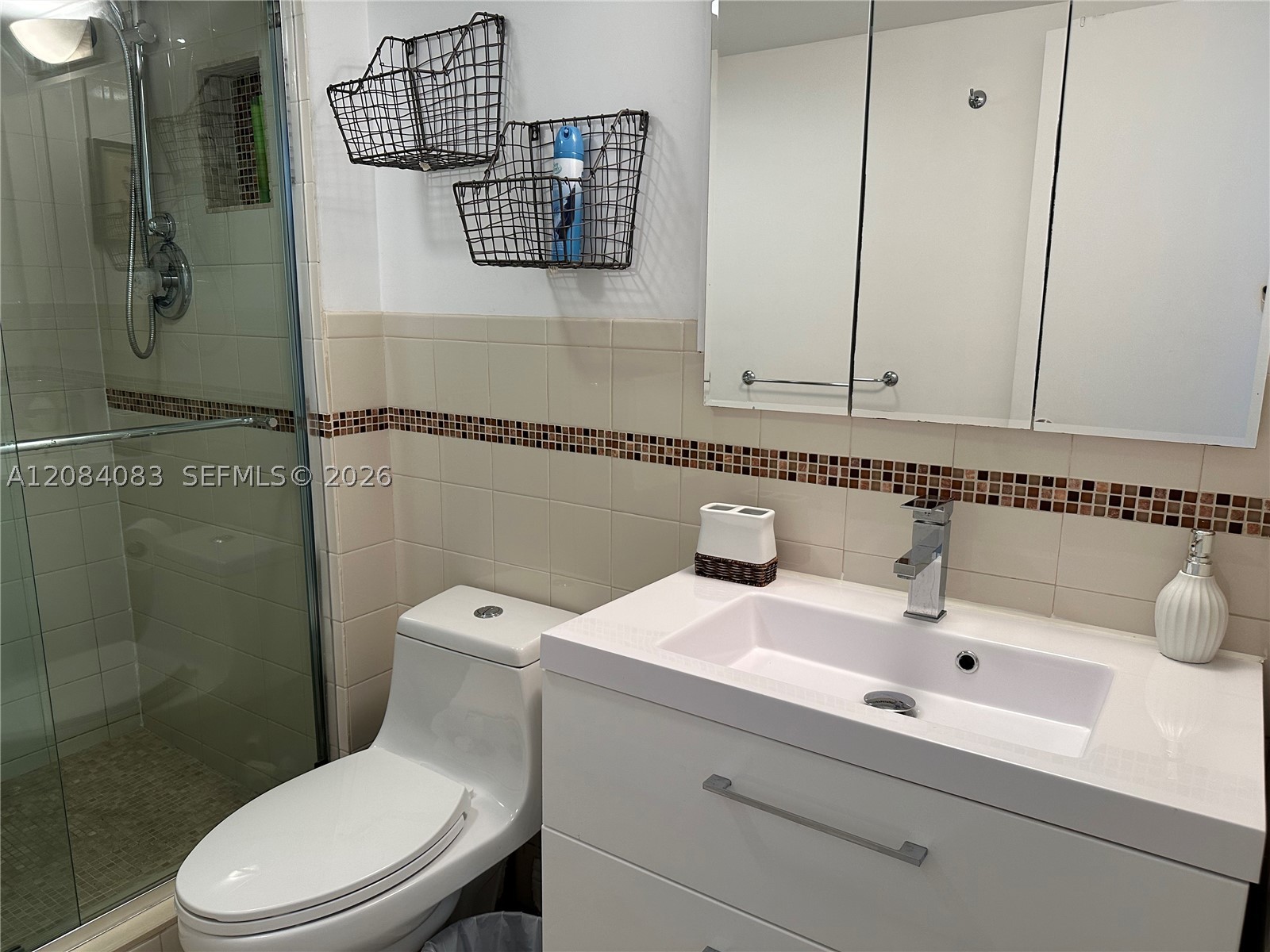image Arlen House East33