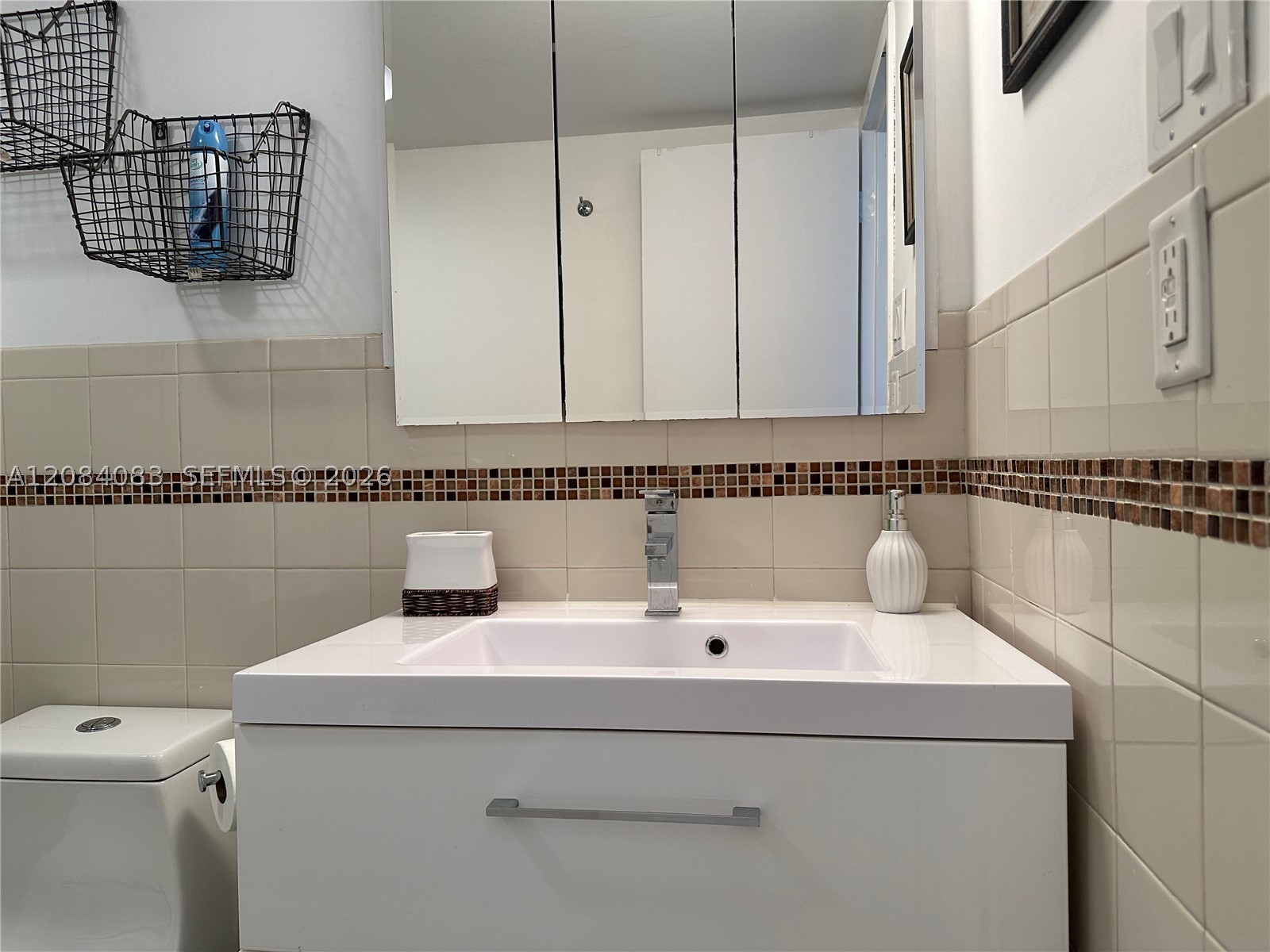 image Arlen House East34