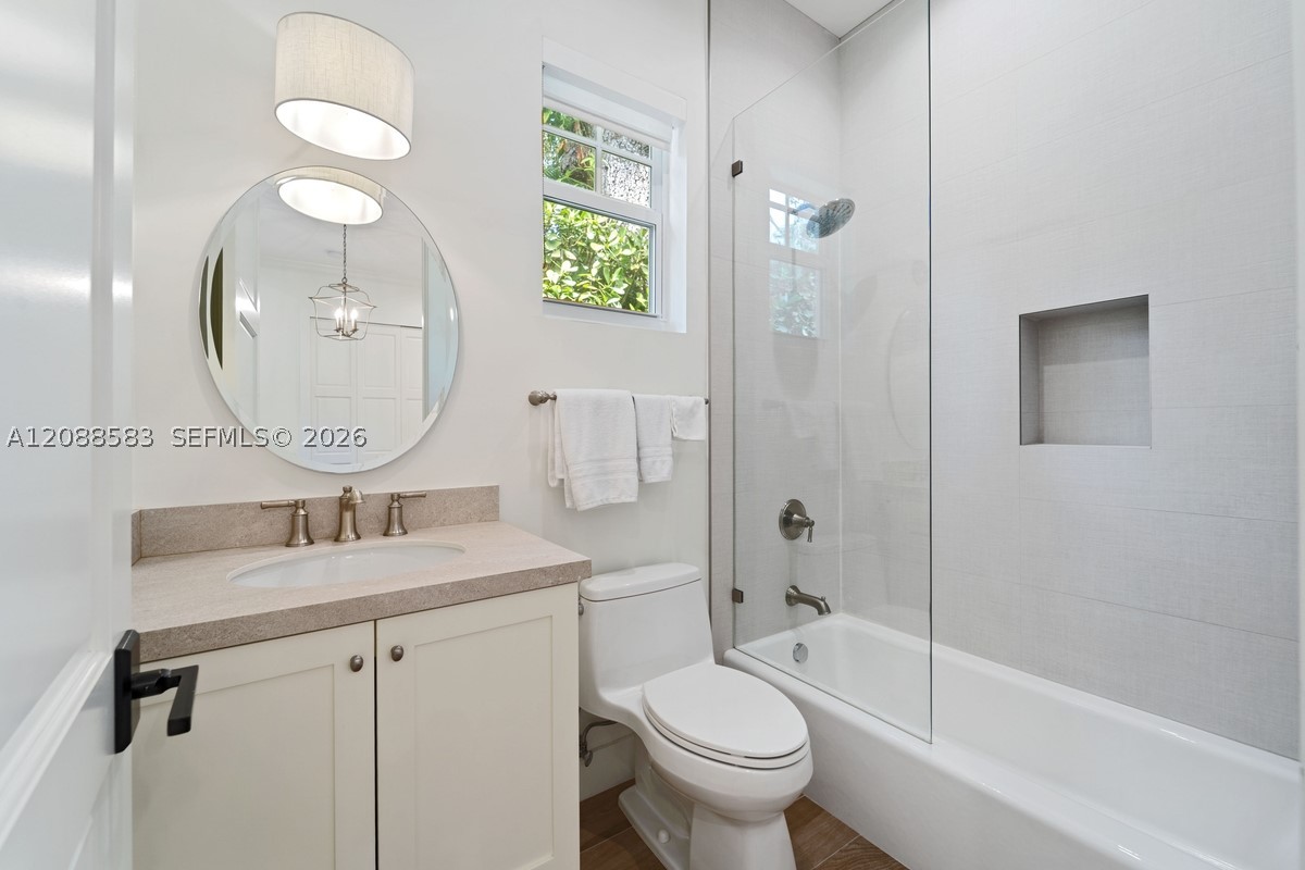 5851 SW 77th Ter South Miami, FL 33143