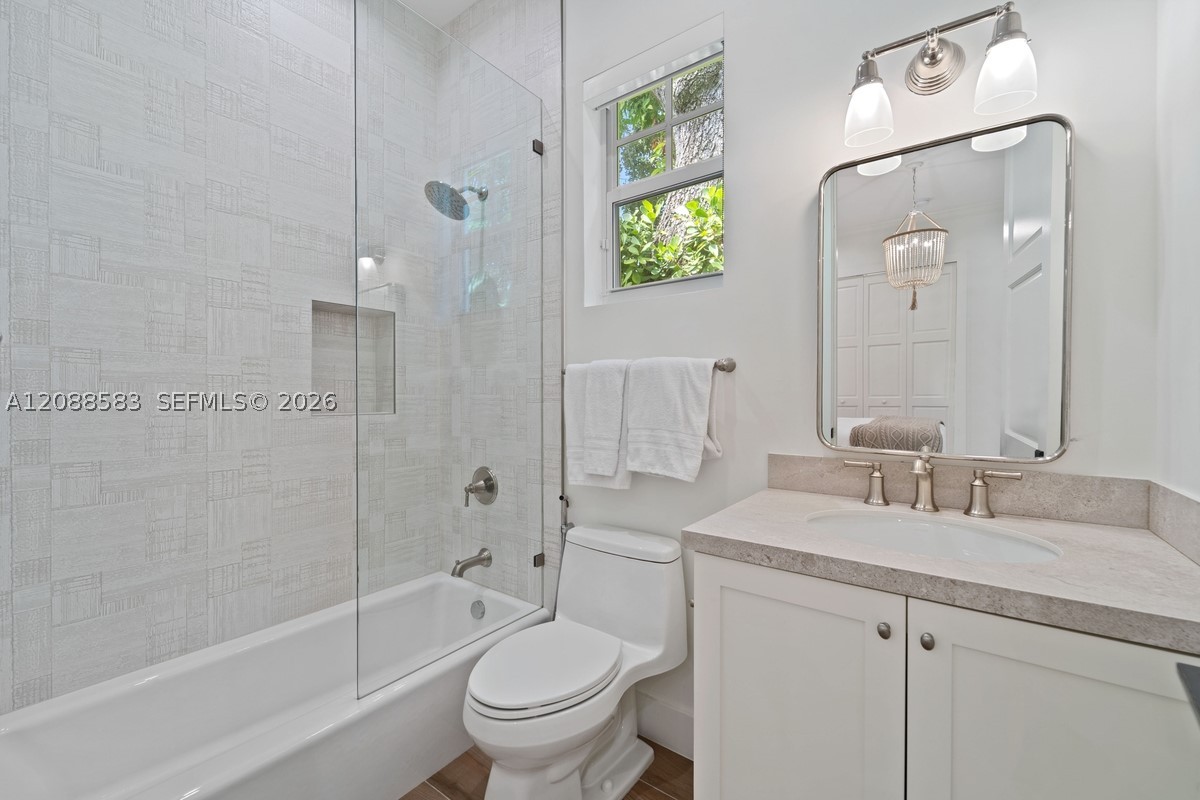 5851 SW 77th Ter South Miami, FL 33143