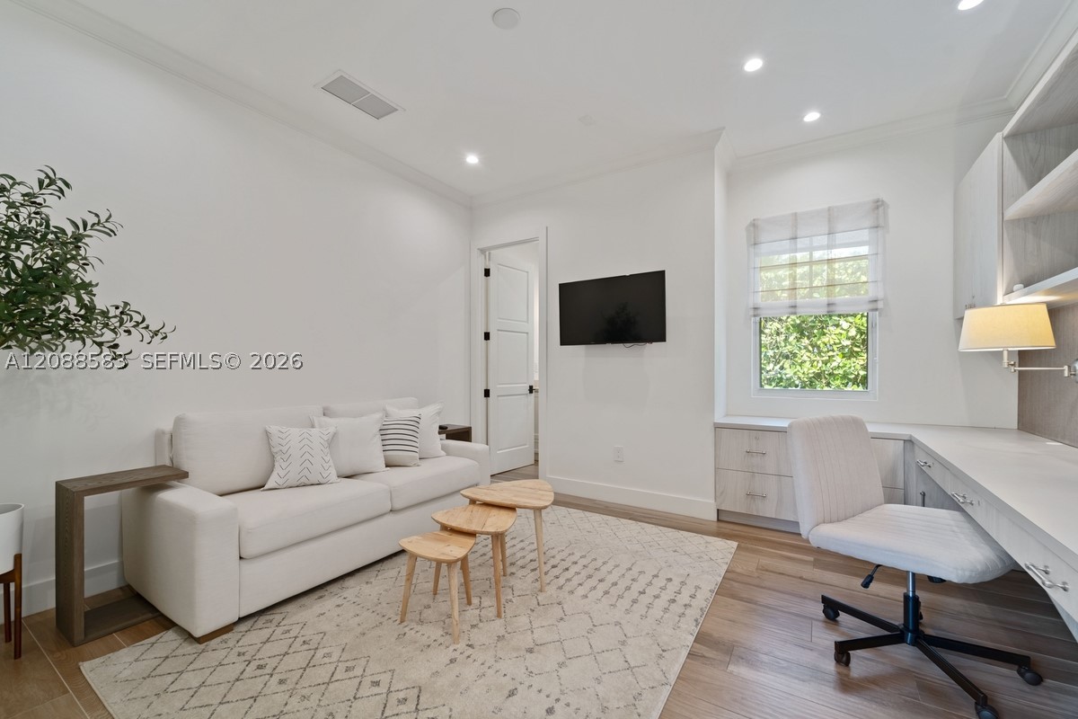 5851 SW 77th Ter South Miami, FL 33143