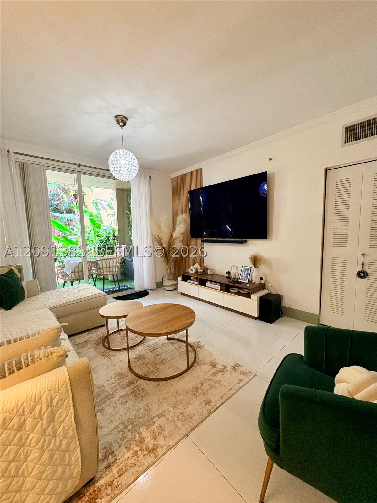 image Porto Bellagio Condo1