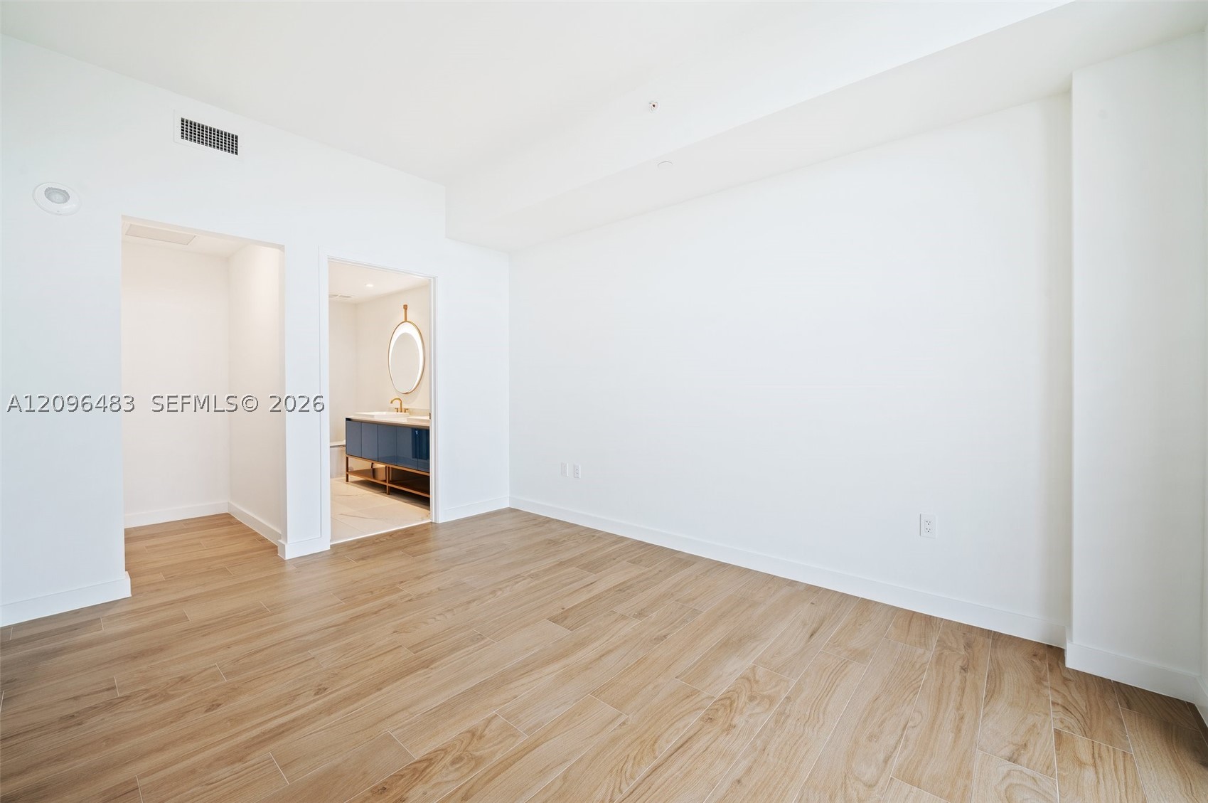 2678 Tigertail Ave #1903 Miami, FL 33133