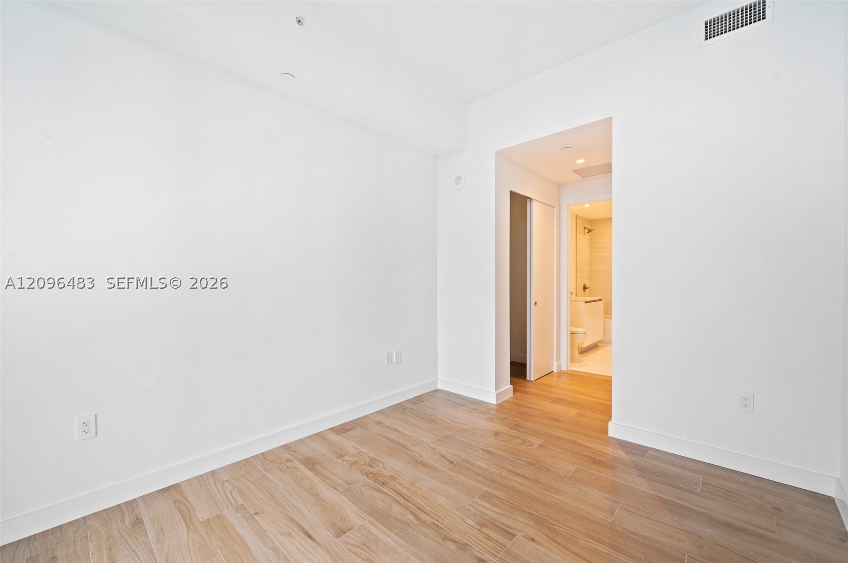 2678 Tigertail Ave #1903 Miami, FL 33133