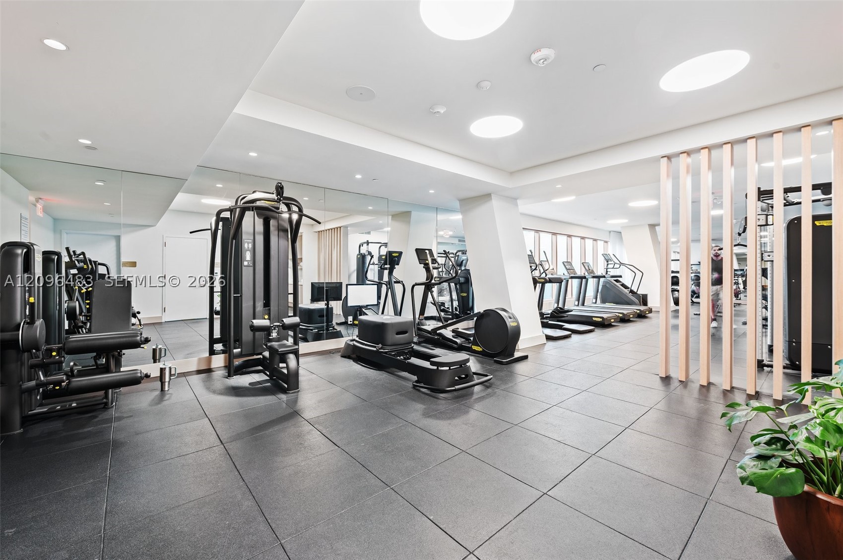 2678 Tigertail Ave #1903 Miami, FL 33133