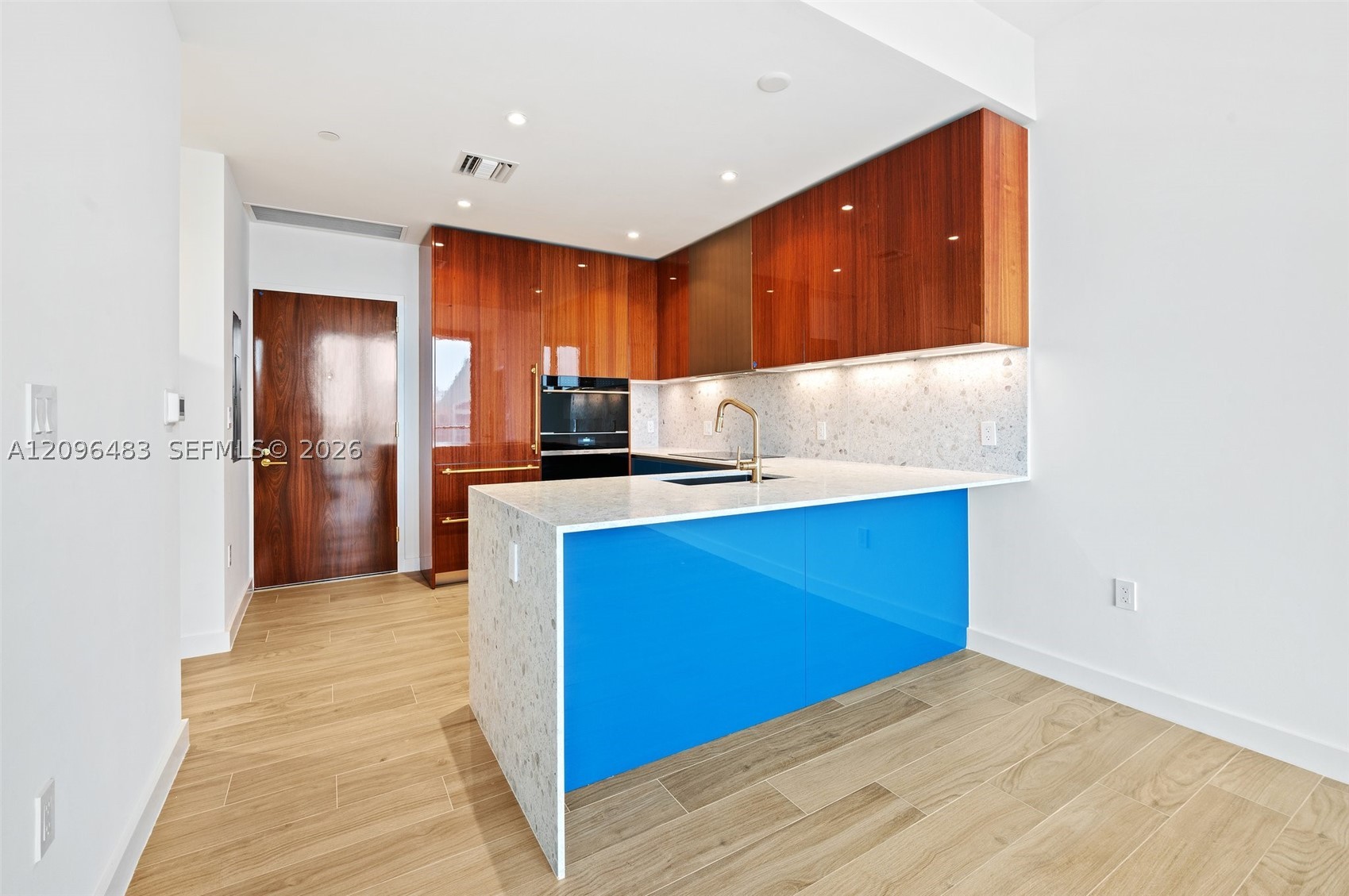 2678 Tigertail Ave #1903 Miami, FL 33133