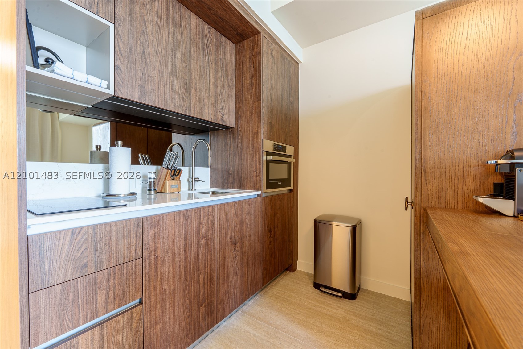 1611 SW 2nd Ave #613 Miami, FL 33129