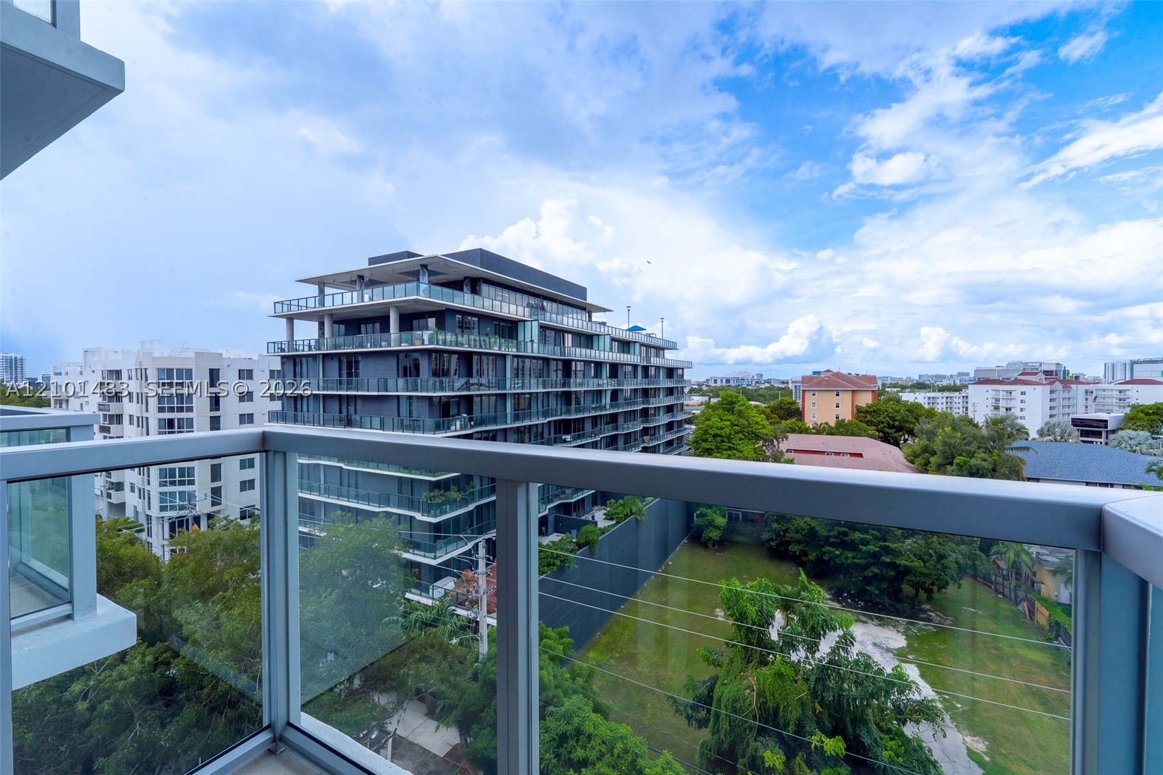 1611 SW 2nd Ave #613 Miami, FL 33129