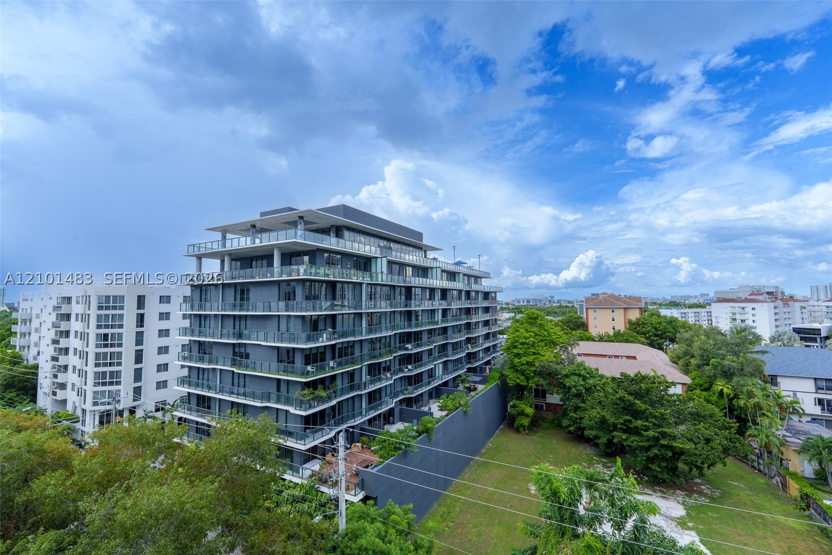 1611 SW 2nd Ave #613 Miami, FL 33129