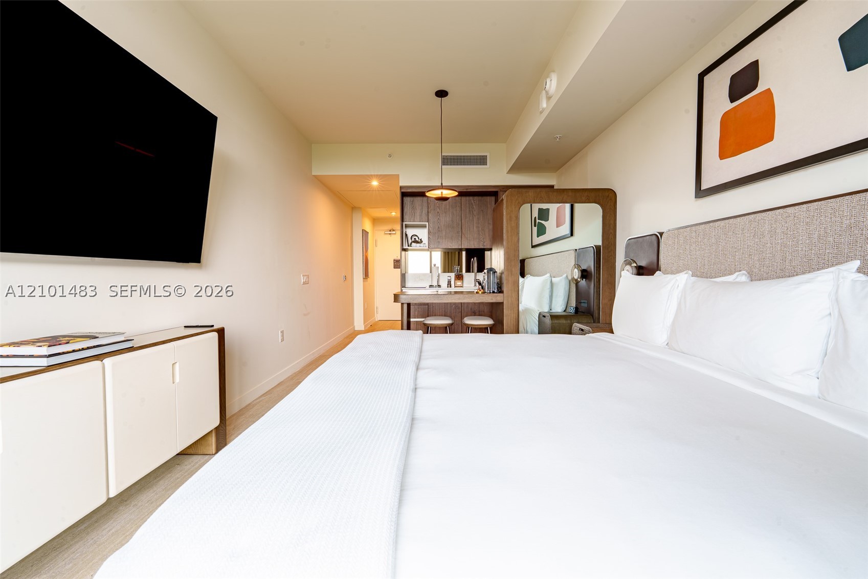 1611 SW 2nd Ave #613 Miami, FL 33129