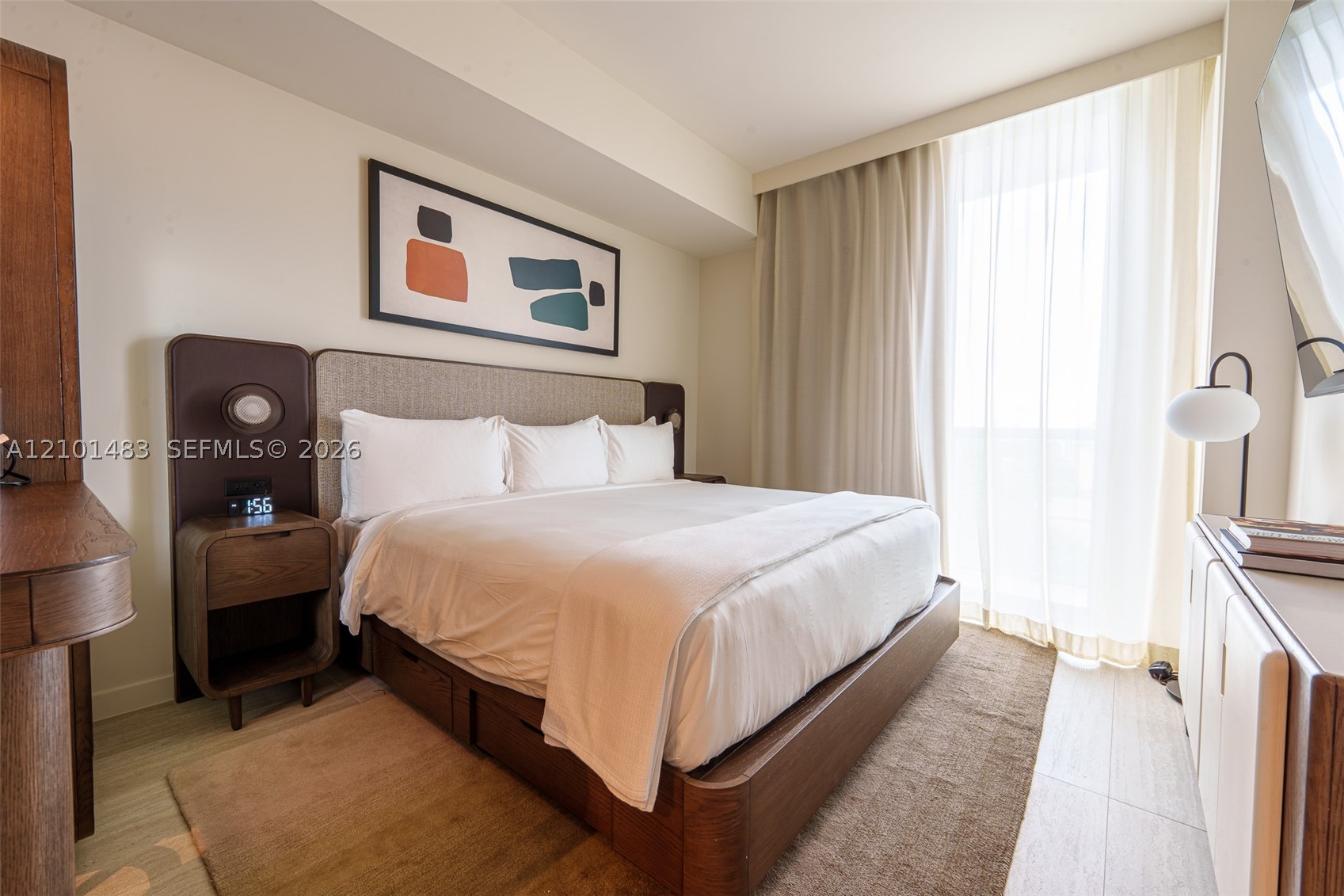 1611 SW 2nd Ave #613 Miami, FL 33129