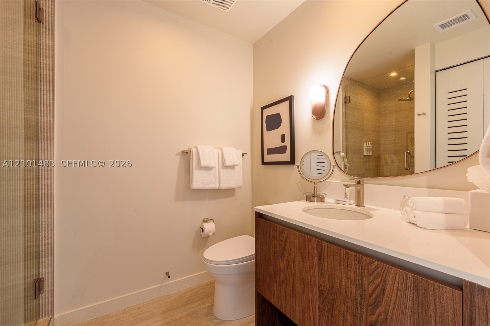1611 SW 2nd Ave #613 Miami, FL 33129