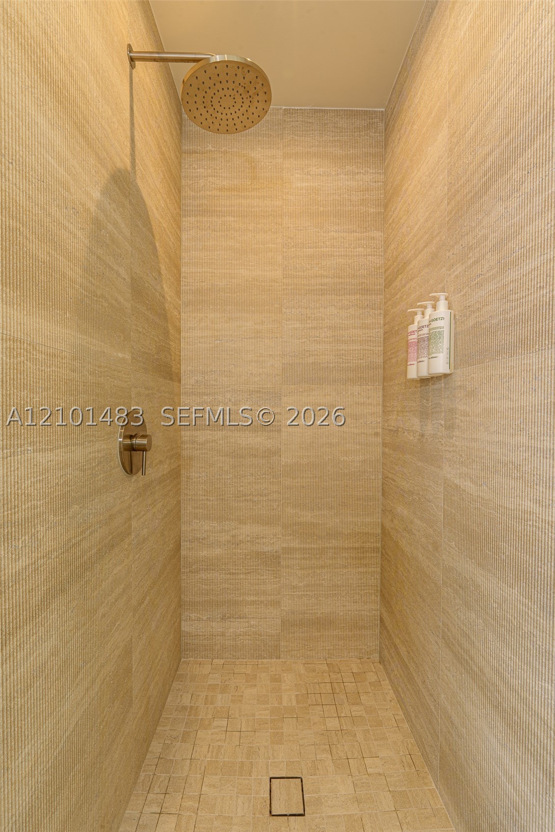 1611 SW 2nd Ave #613 Miami, FL 33129