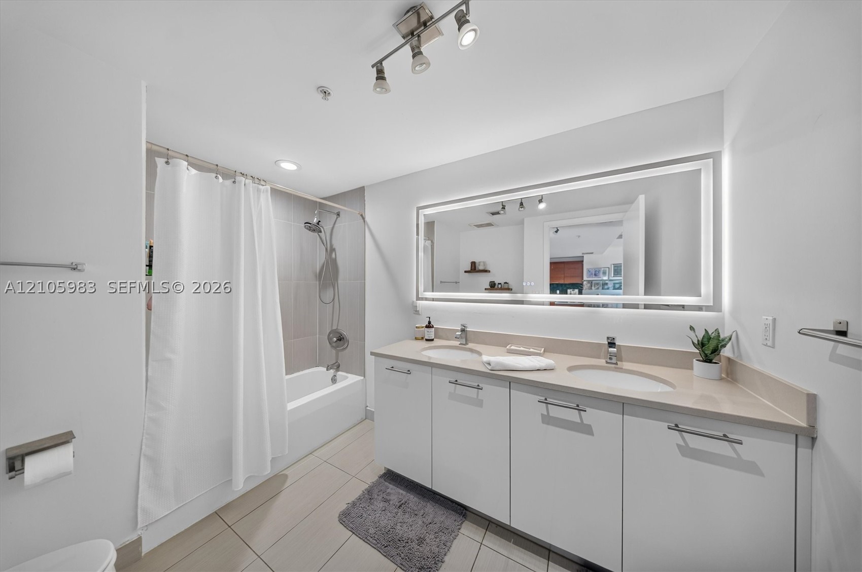 image Midblock Condo13