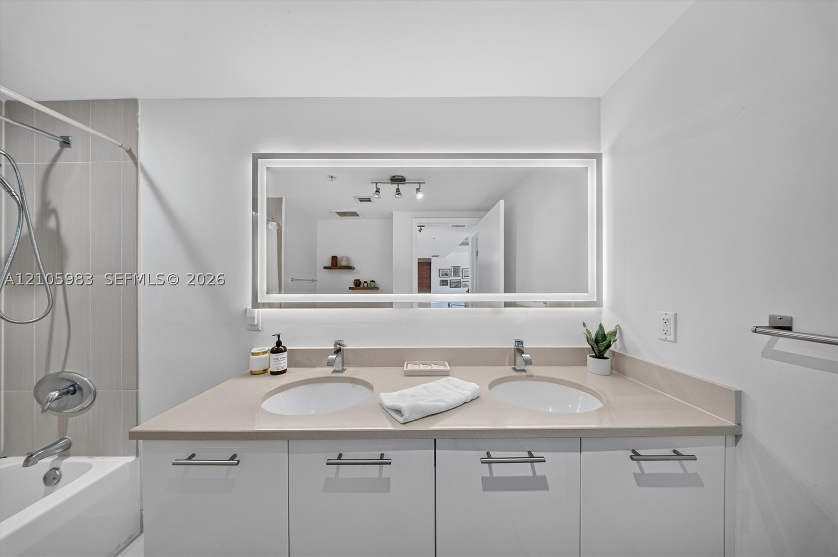 image Midblock Condo14