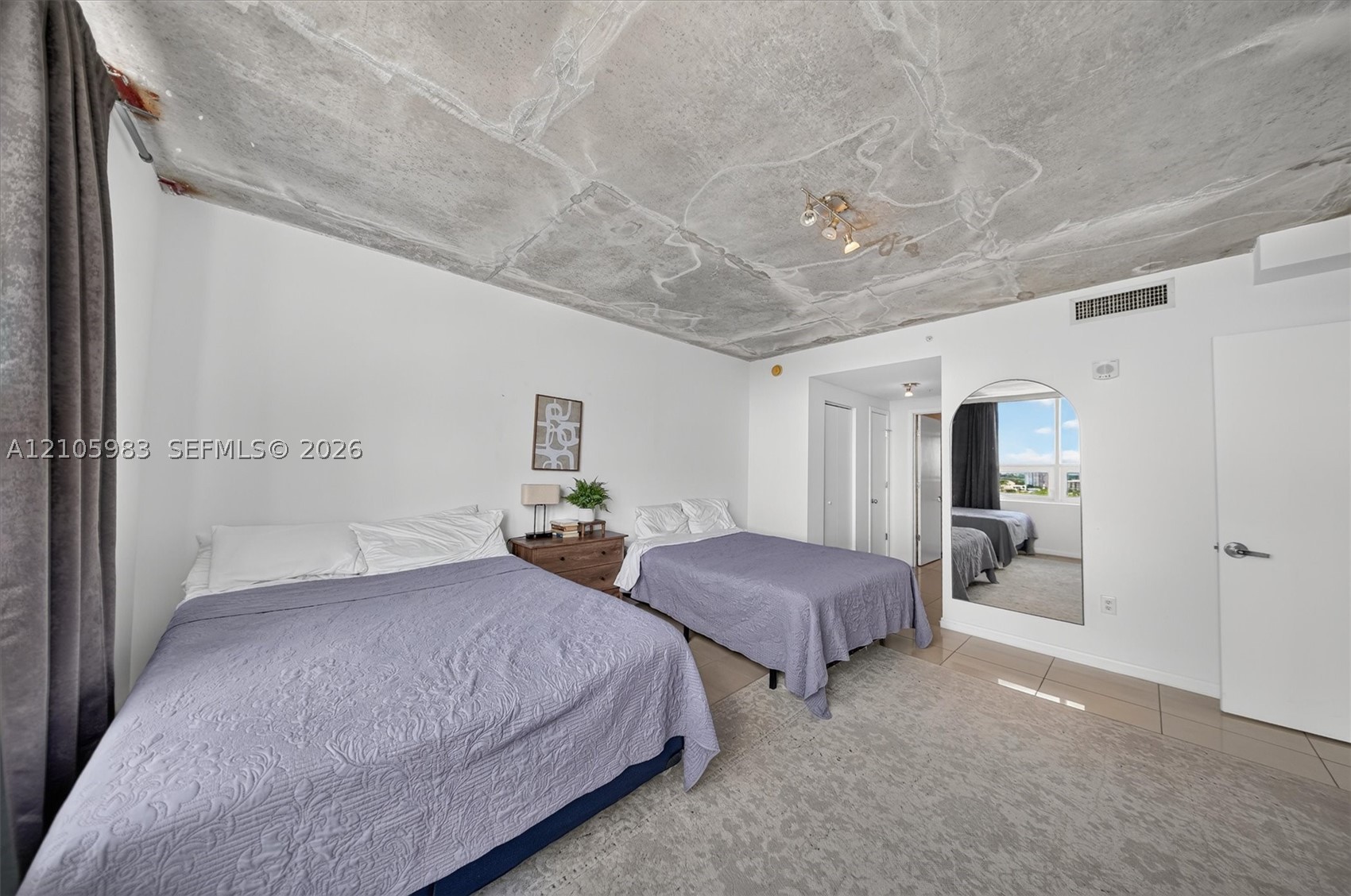 image Midblock Condo17