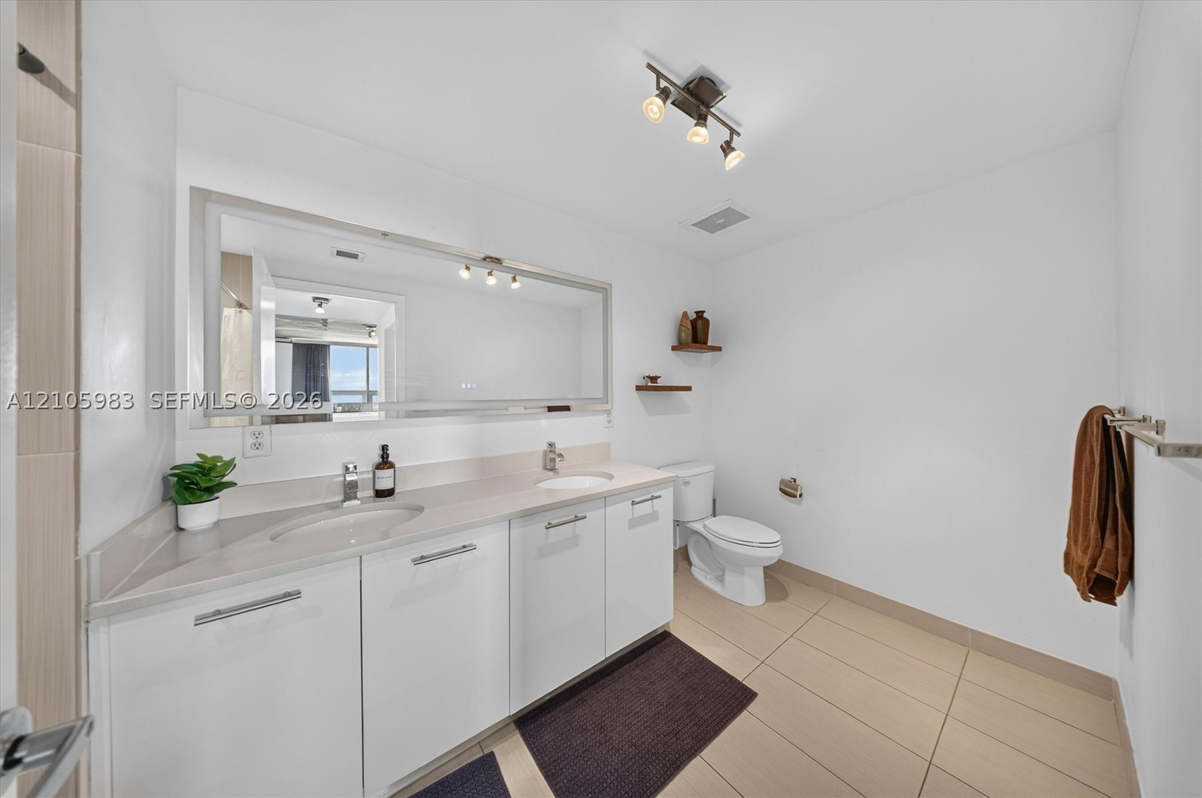 image Midblock Condo19