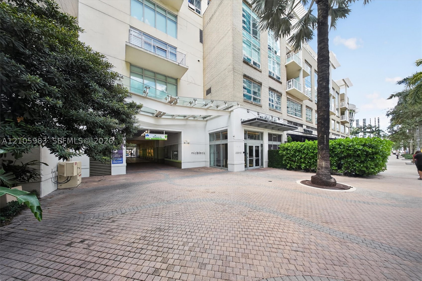 image Midblock Condo30