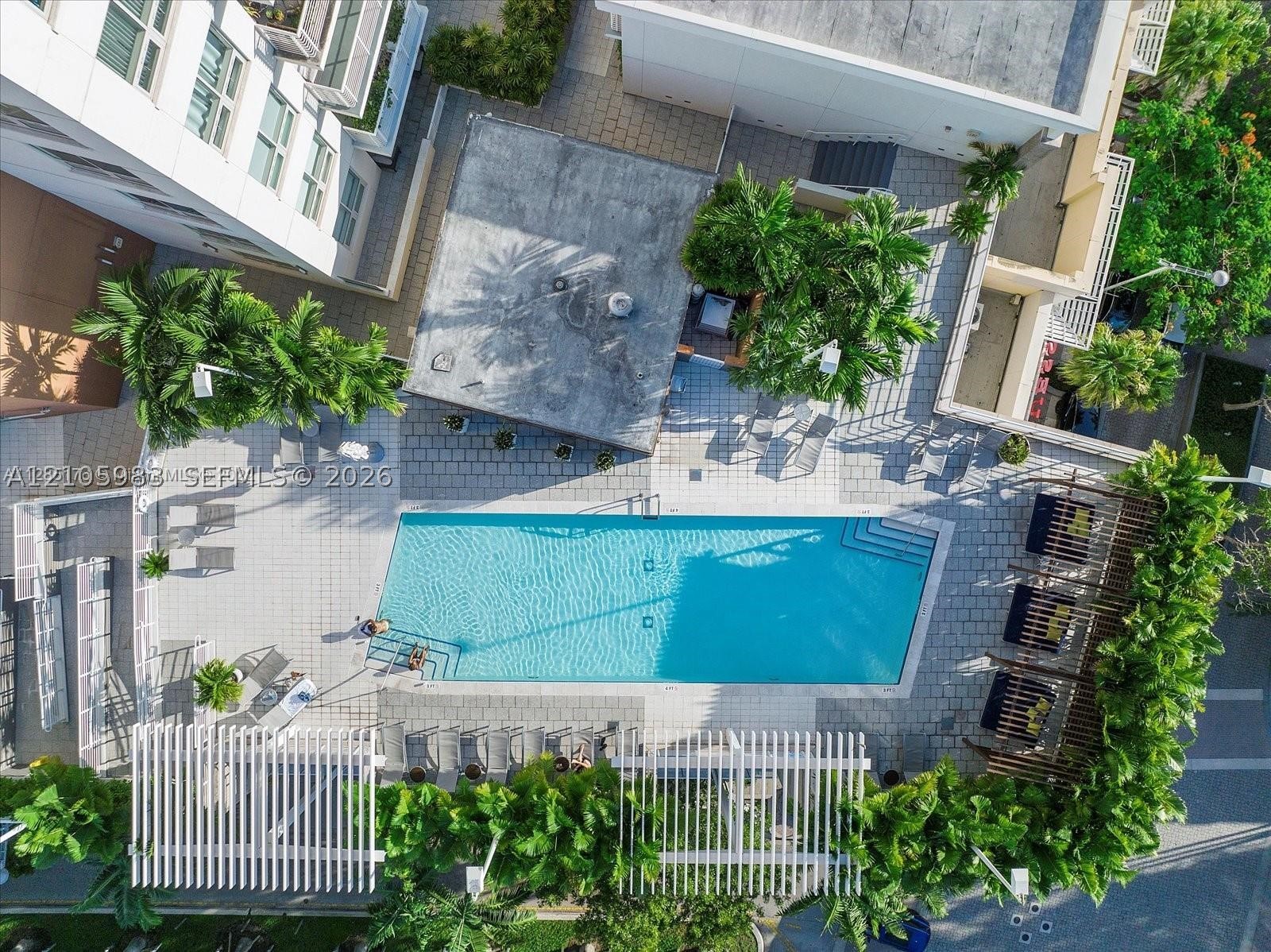 image Midblock Condo36
