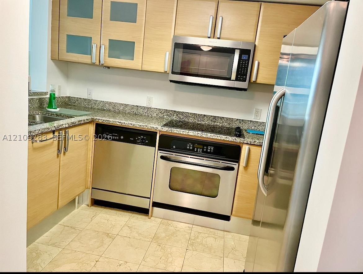 2101 Brickell Ave #2110 Miami, FL 33129