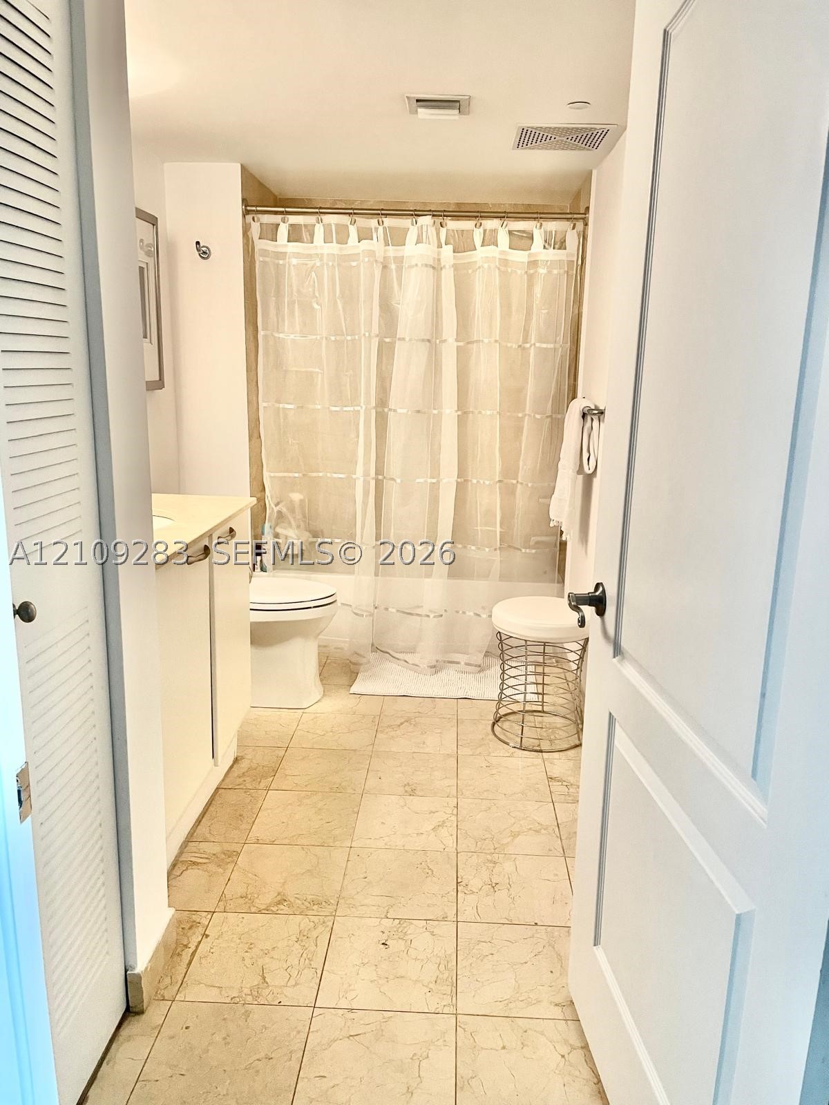 2101 Brickell Ave #2110 Miami, FL 33129