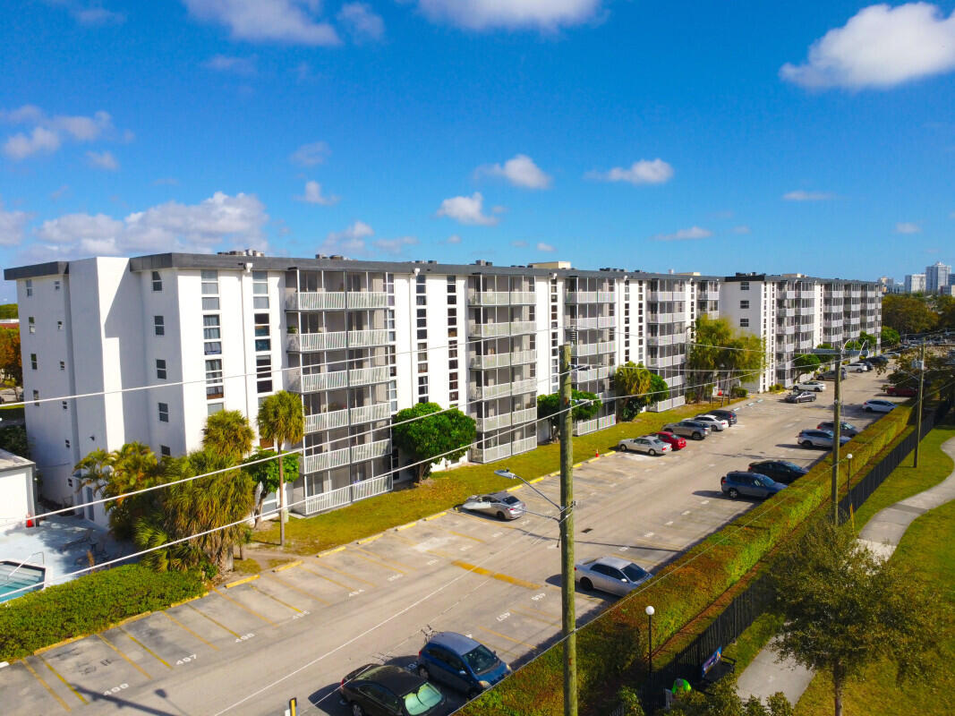 16851 NE 23rd #A408 North Miami Beach, FL 33160