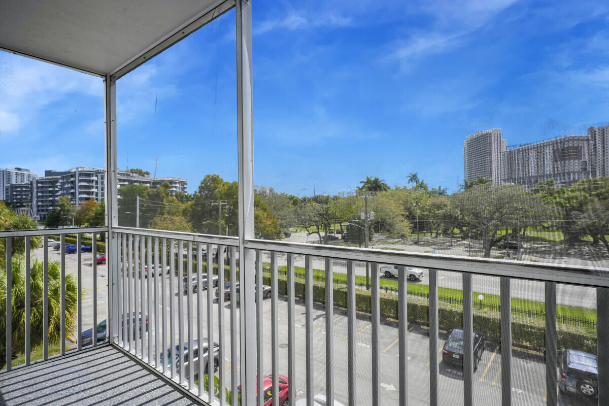 16851 NE 23rd #A408 North Miami Beach, FL 33160