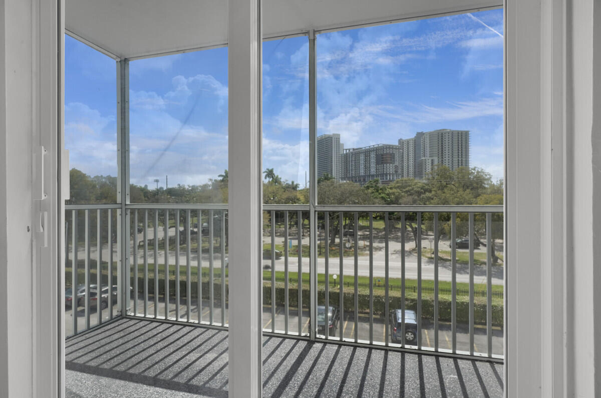 16851 NE 23rd #A408 North Miami Beach, FL 33160