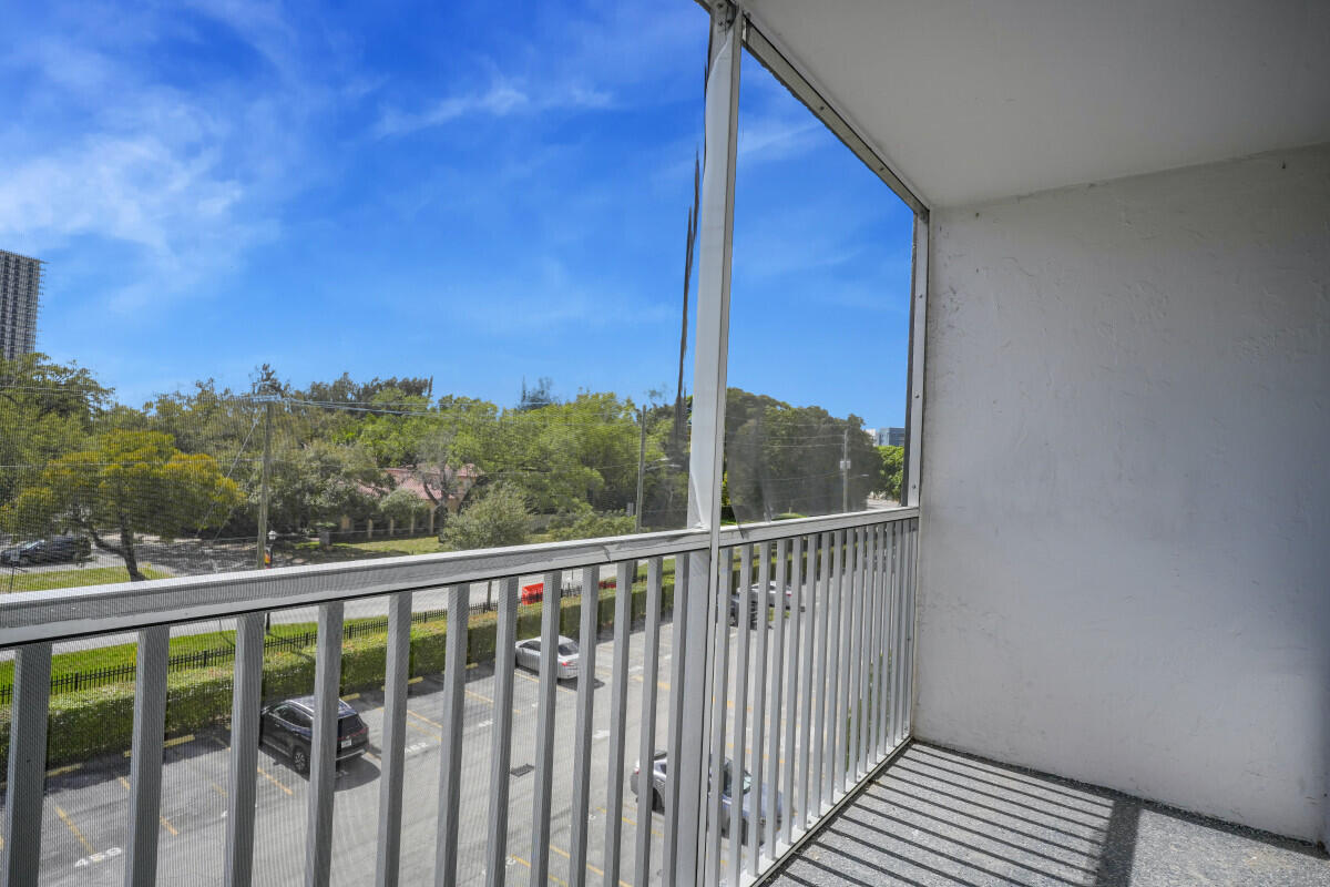 16851 NE 23rd #A408 North Miami Beach, FL 33160