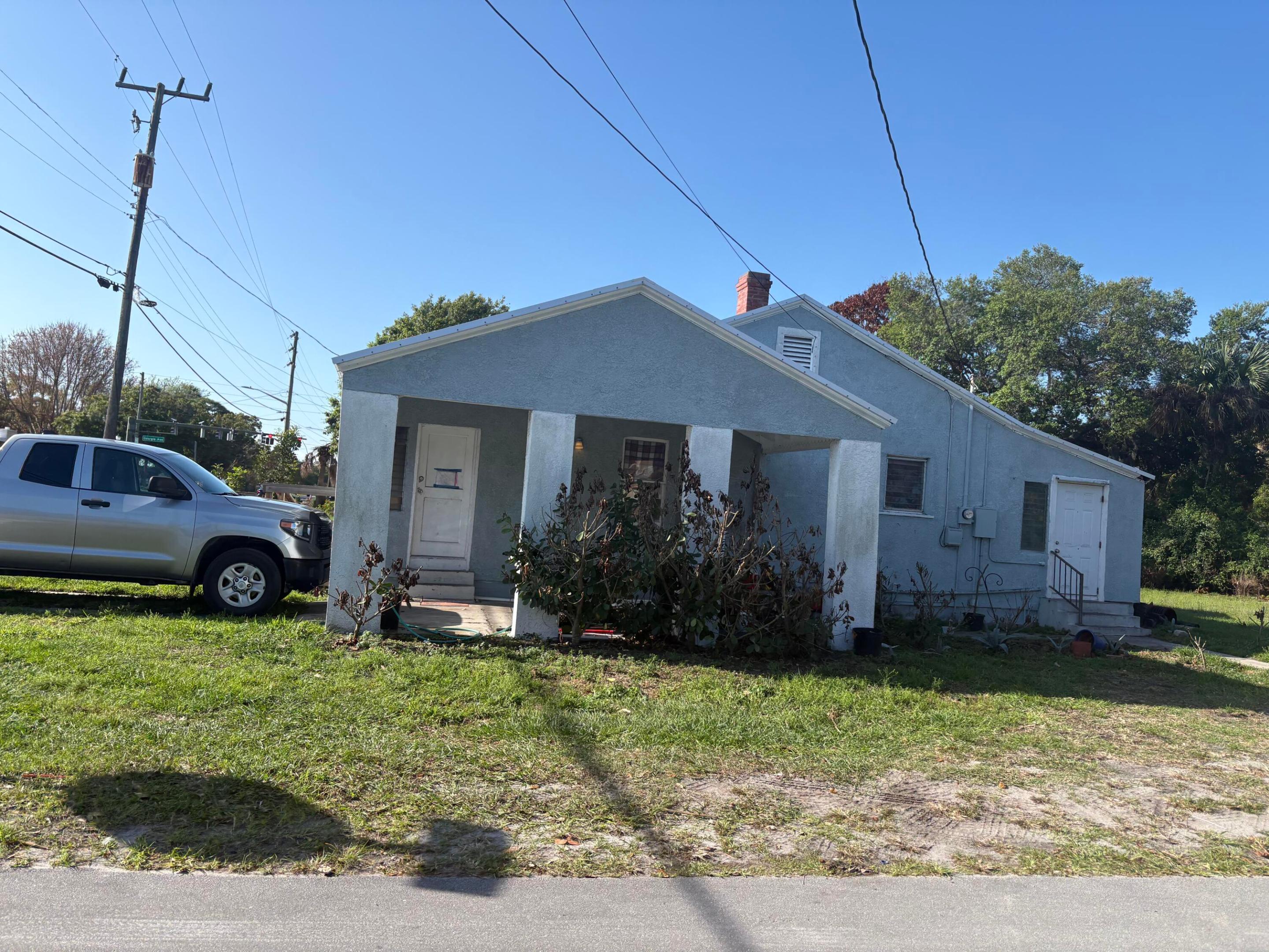 701 S 13th Fort Pierce, FL 34950