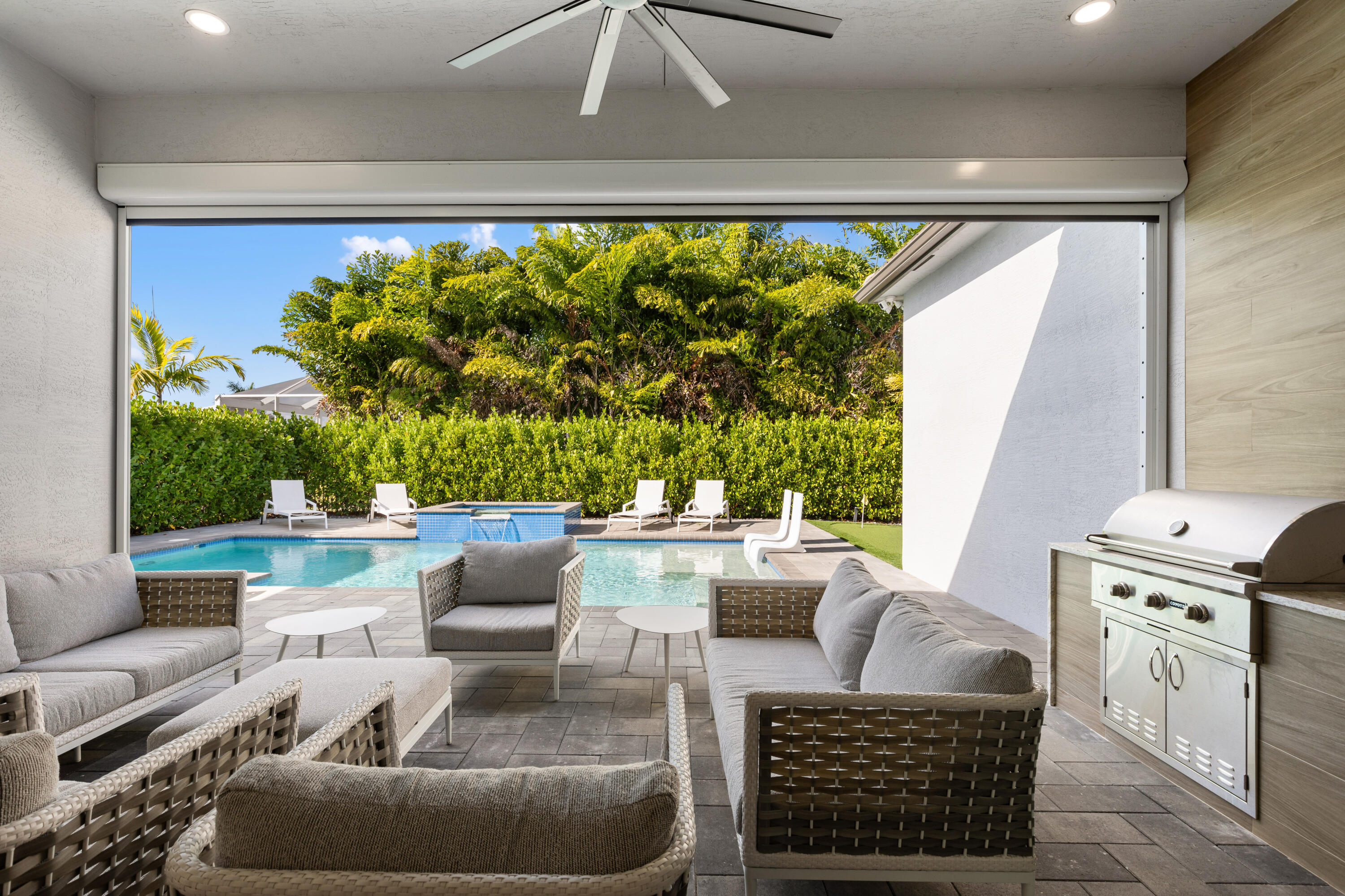 9831 Great Barrier Boynton Beach, FL 33473