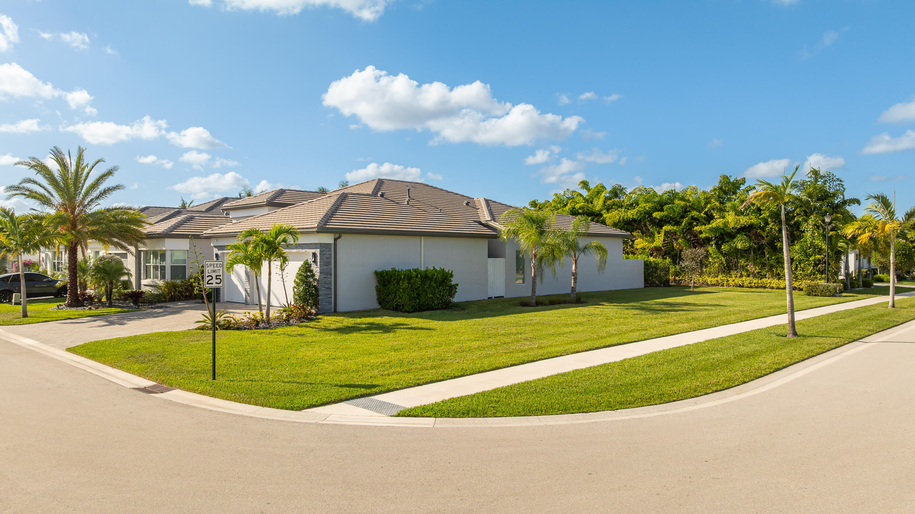 9831 Great Barrier Boynton Beach, FL 33473