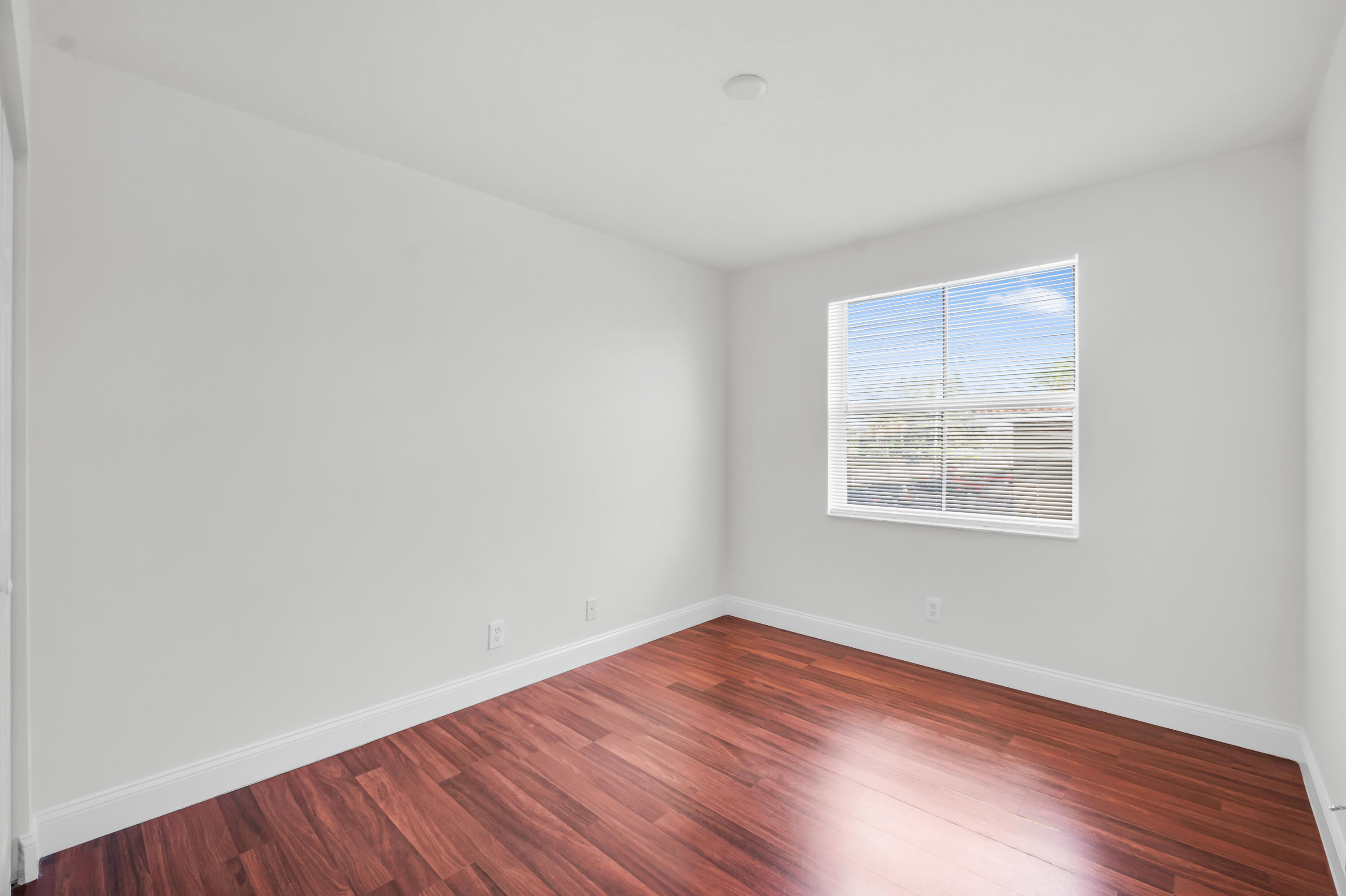 2581 Riverside Coral Springs, FL 33065