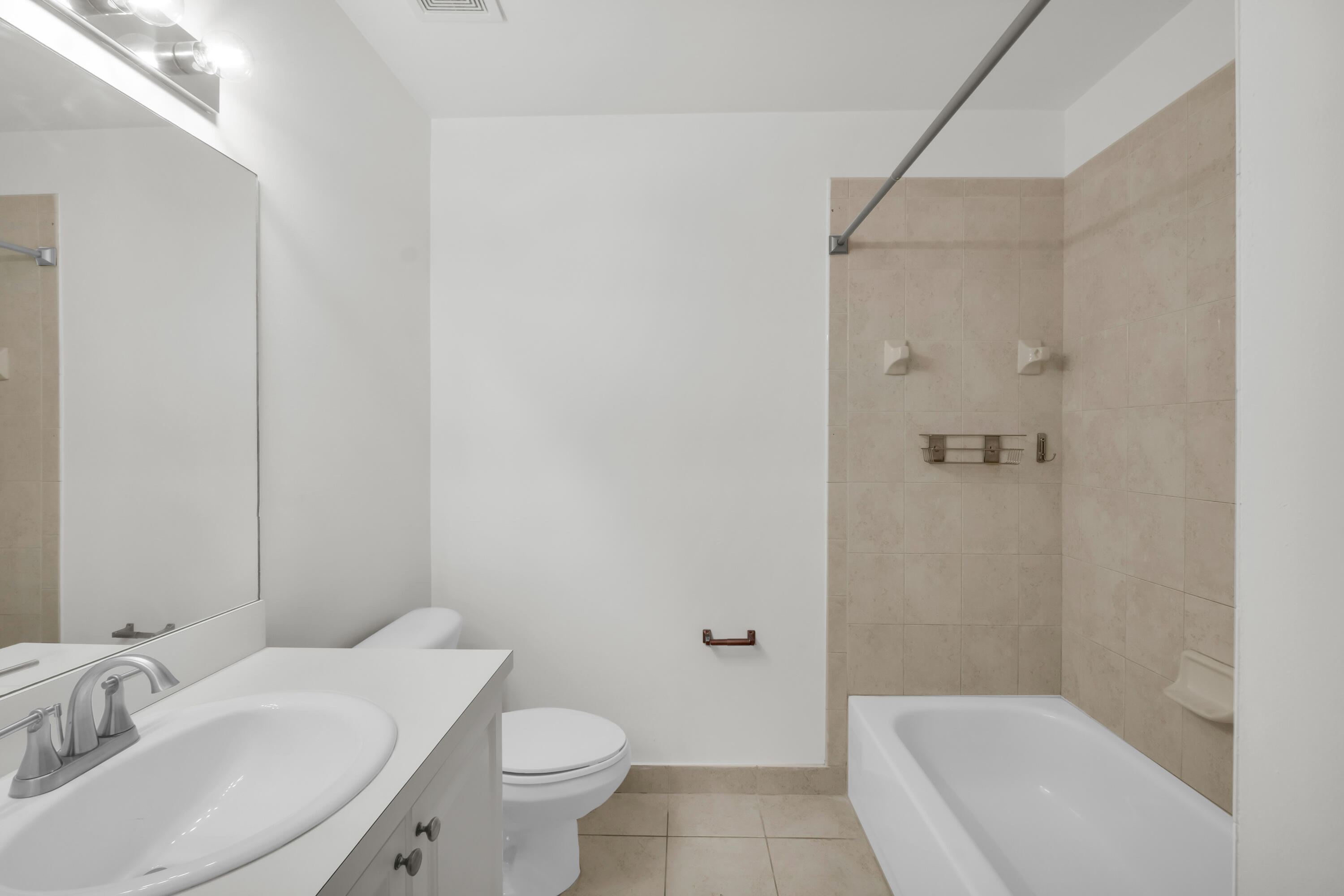 2581 Riverside Coral Springs, FL 33065