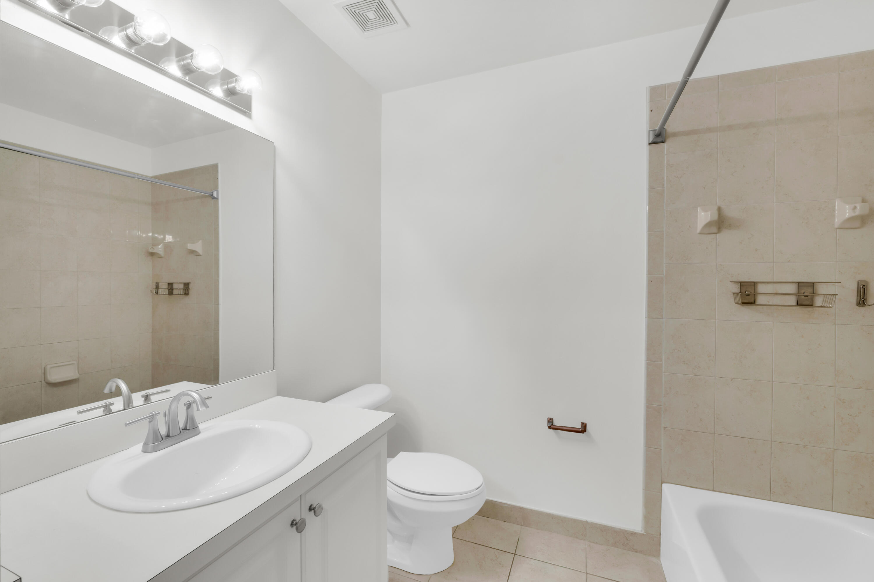 2581 Riverside Coral Springs, FL 33065