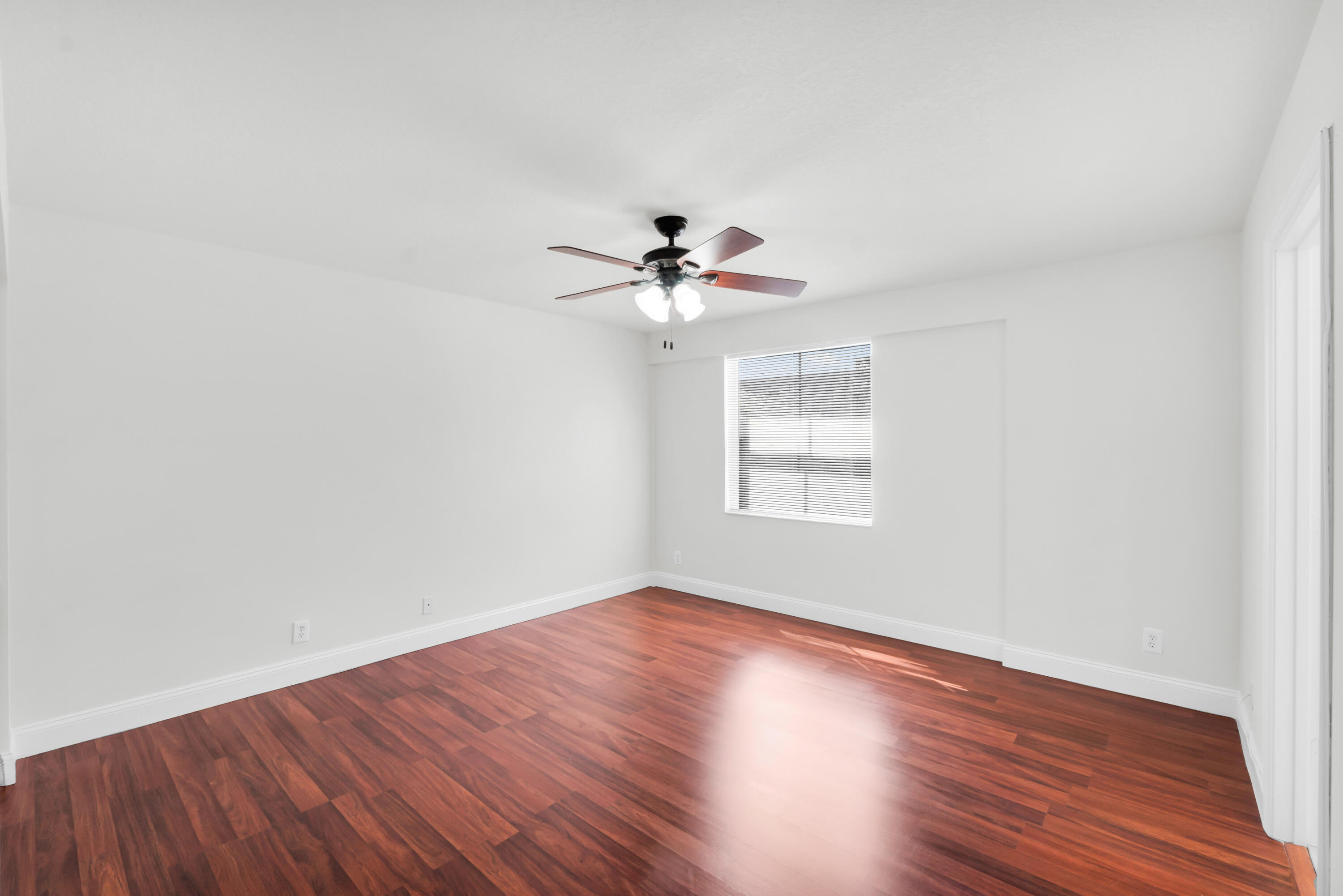 2581 Riverside Coral Springs, FL 33065