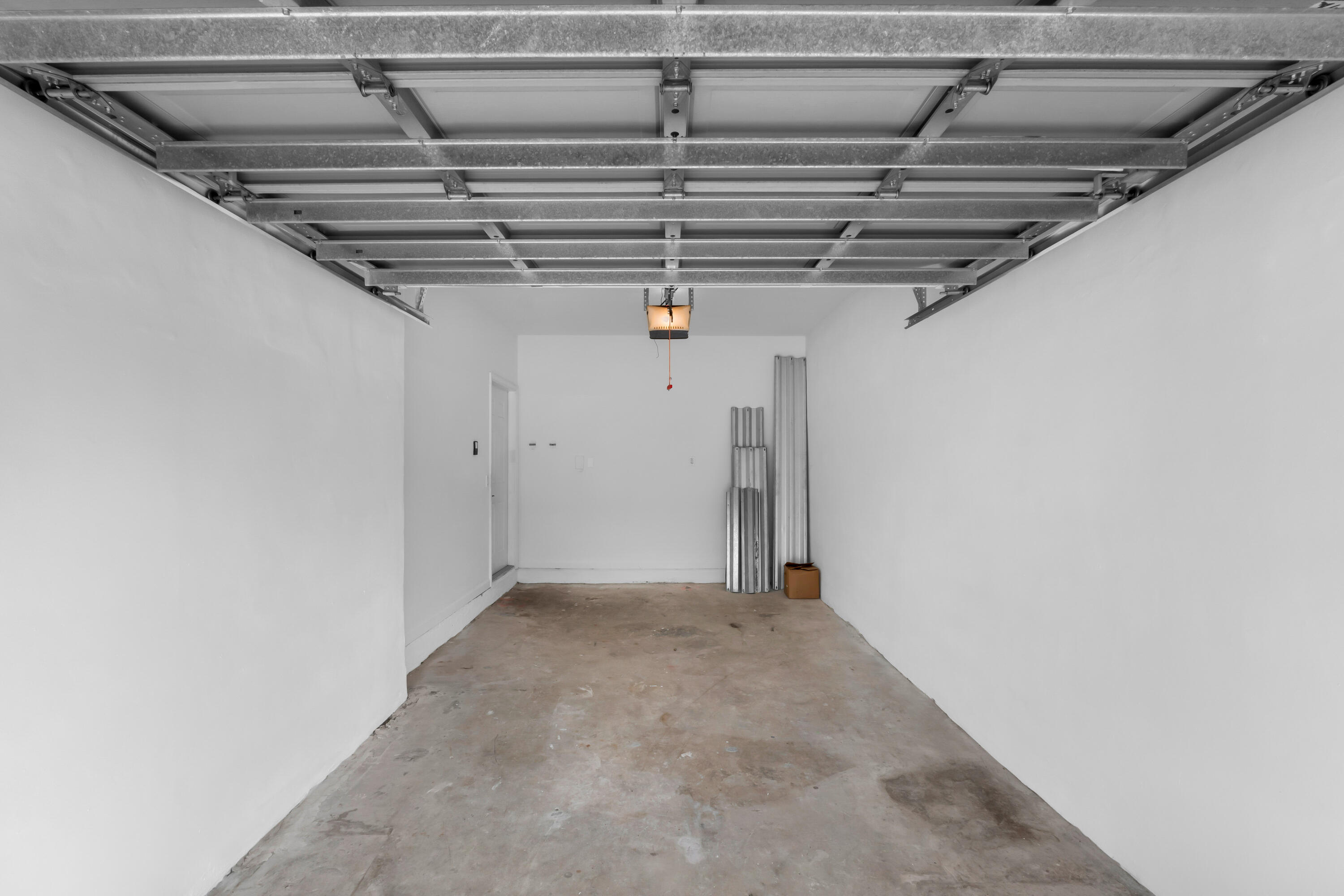 2581 Riverside Coral Springs, FL 33065