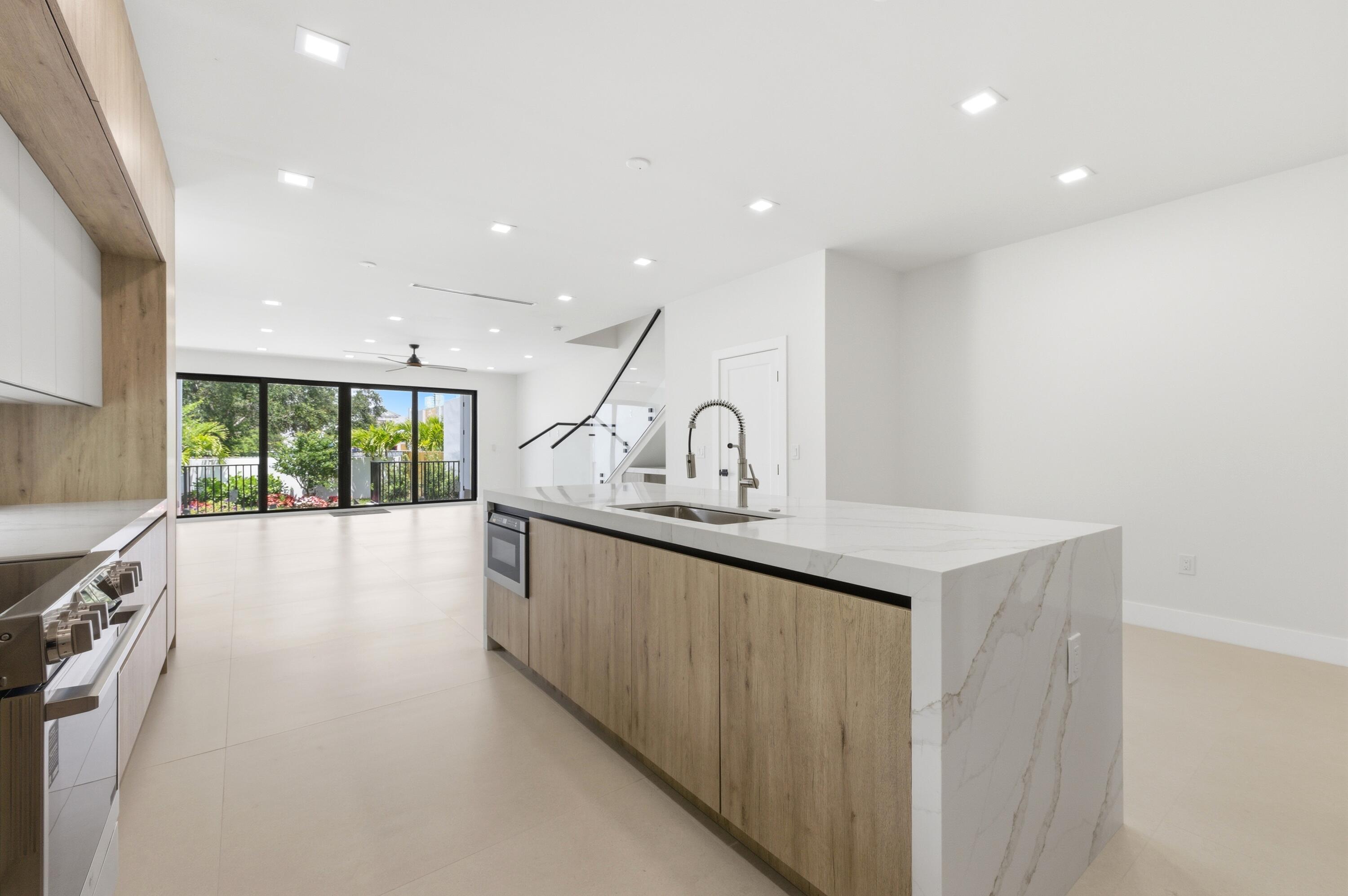 819 SW 1st Fort Lauderdale, FL 33312